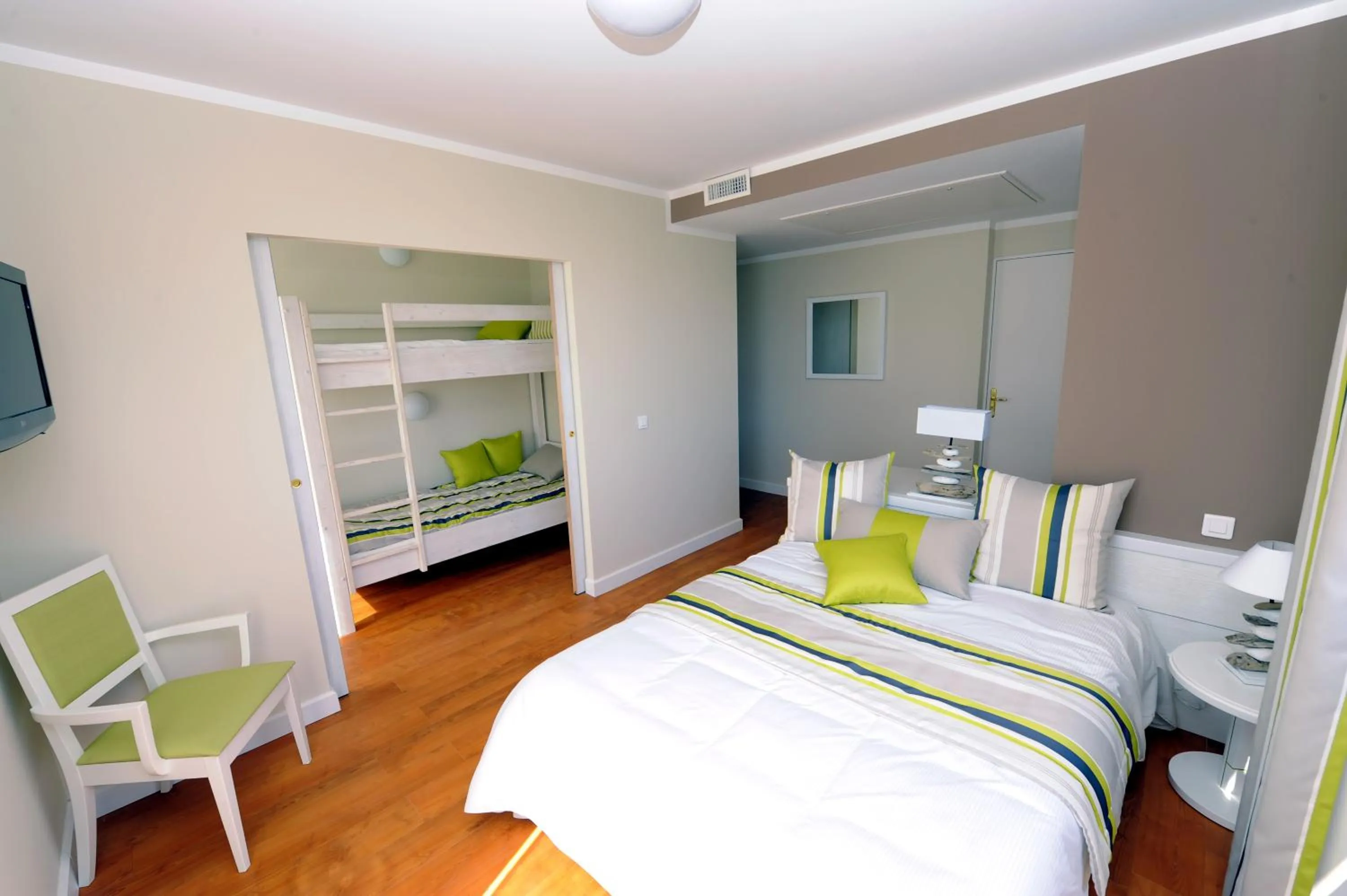 Bed in Hôtel Club la Font des Horts