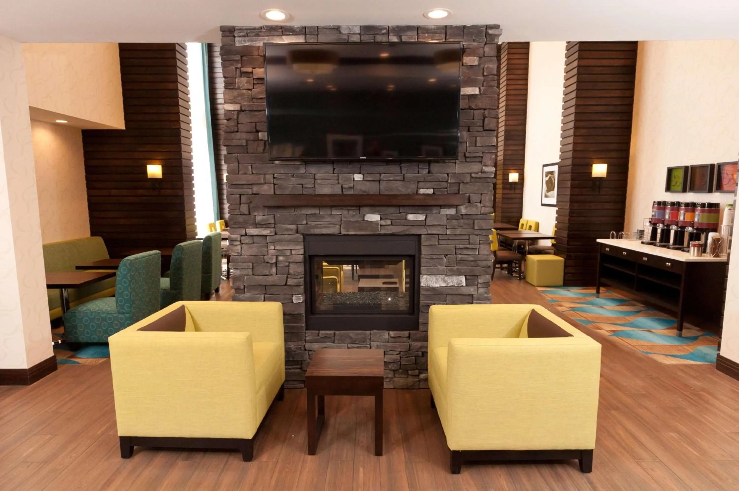 Lobby or reception in Hampton Inn & Suites East Gate Regina
