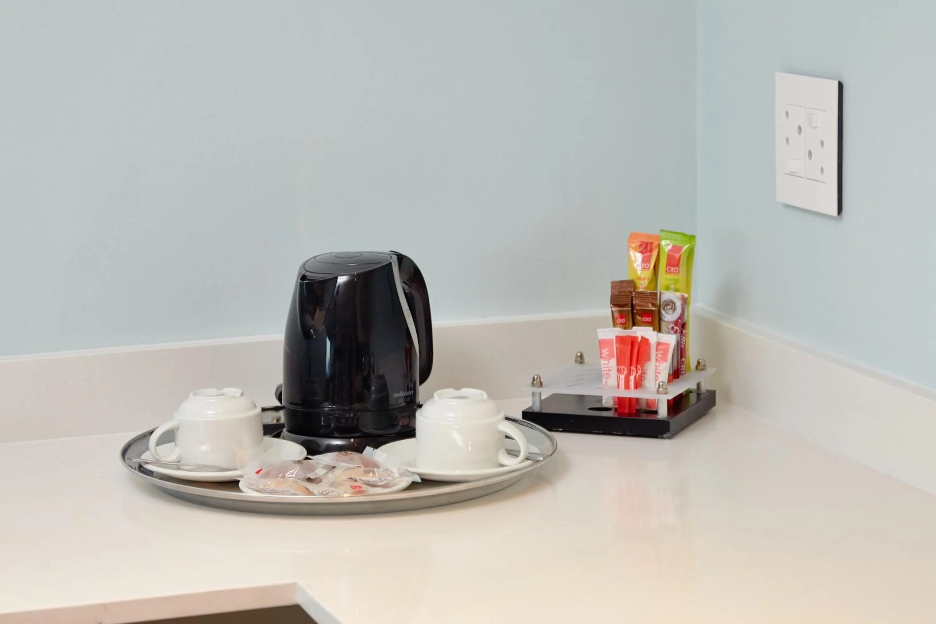 Coffee/tea facilities in First Group La Montagne