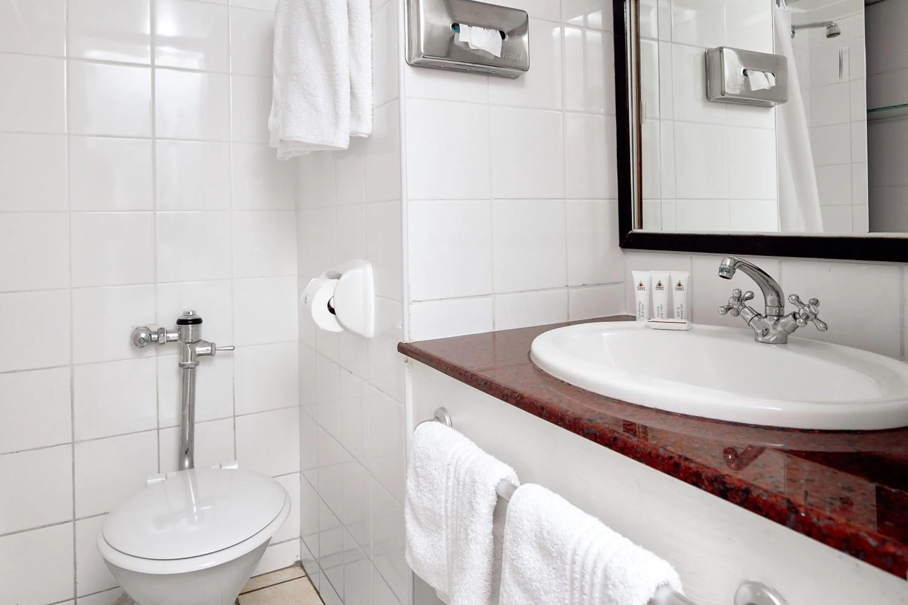 Bathroom in First Group La Montagne