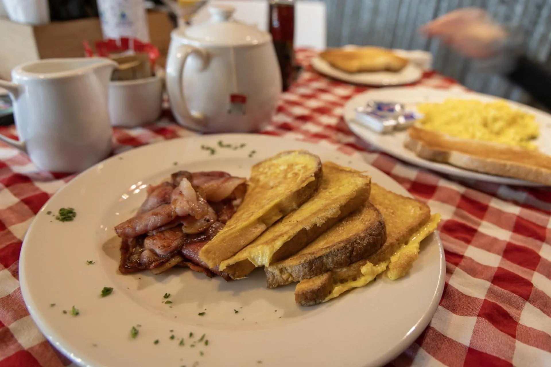 Breakfast in First Group La Montagne