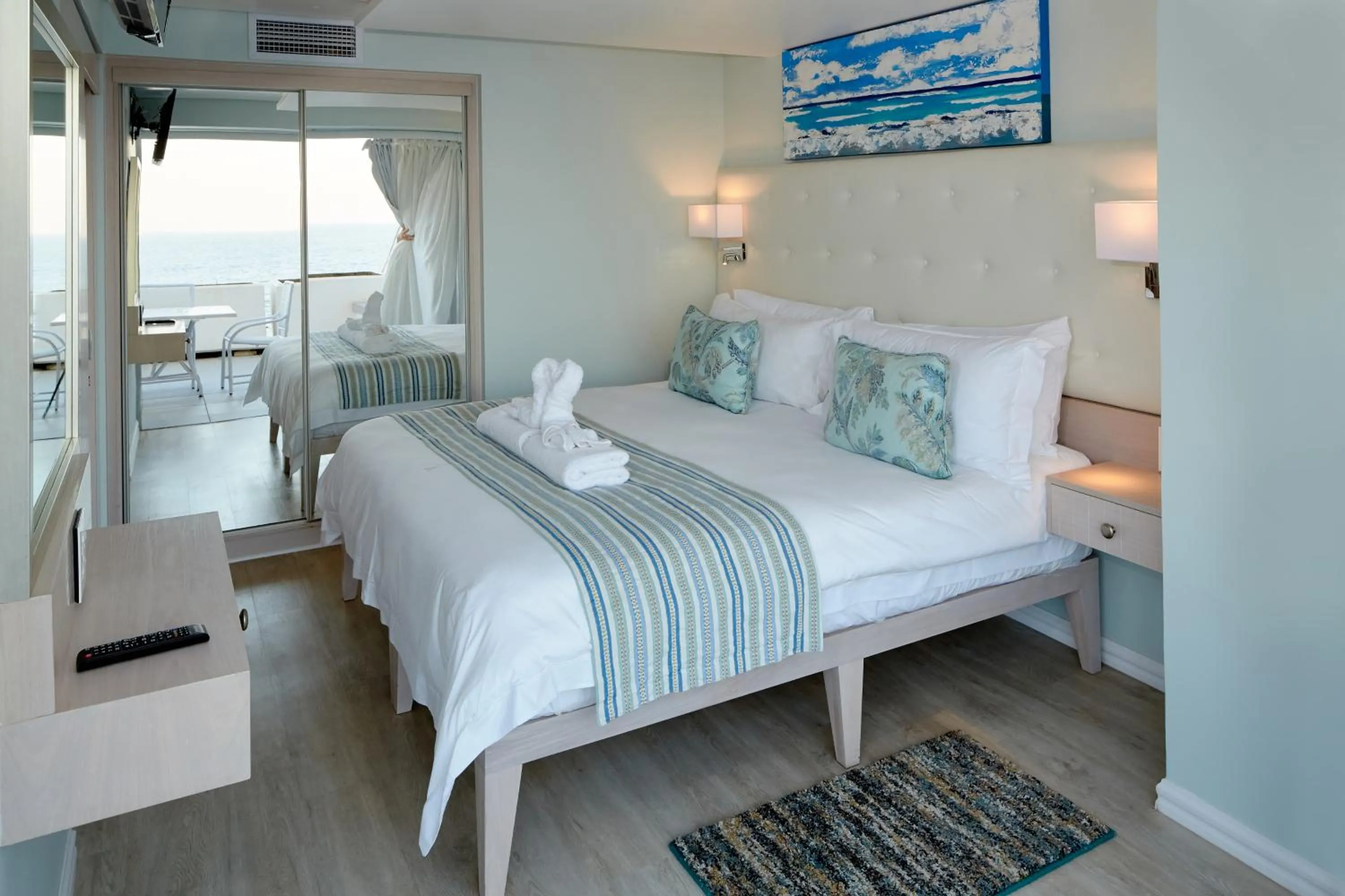 3 Bedroom Sea View Apartment in First Group La Montagne