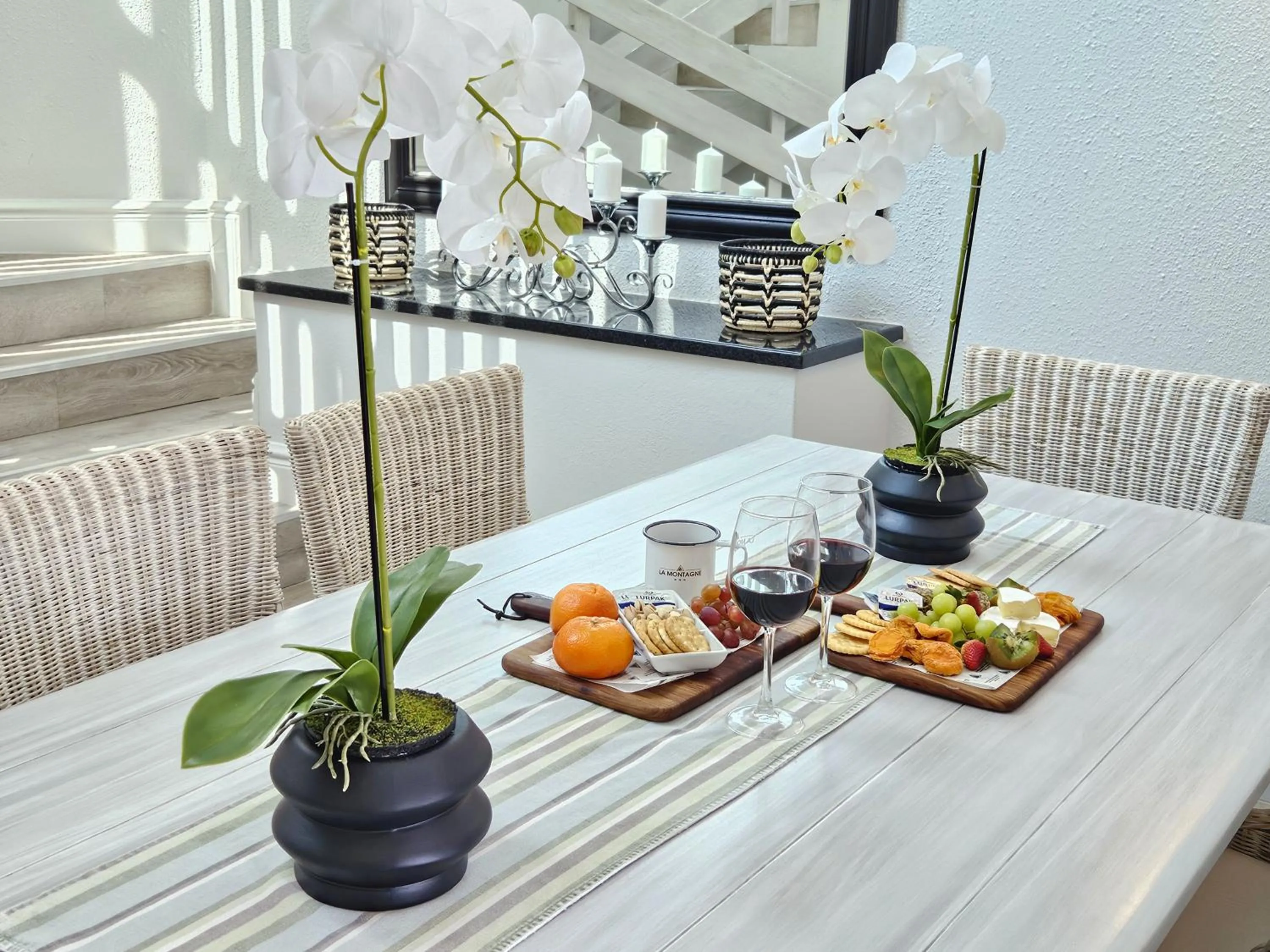 Dining area in First Group La Montagne