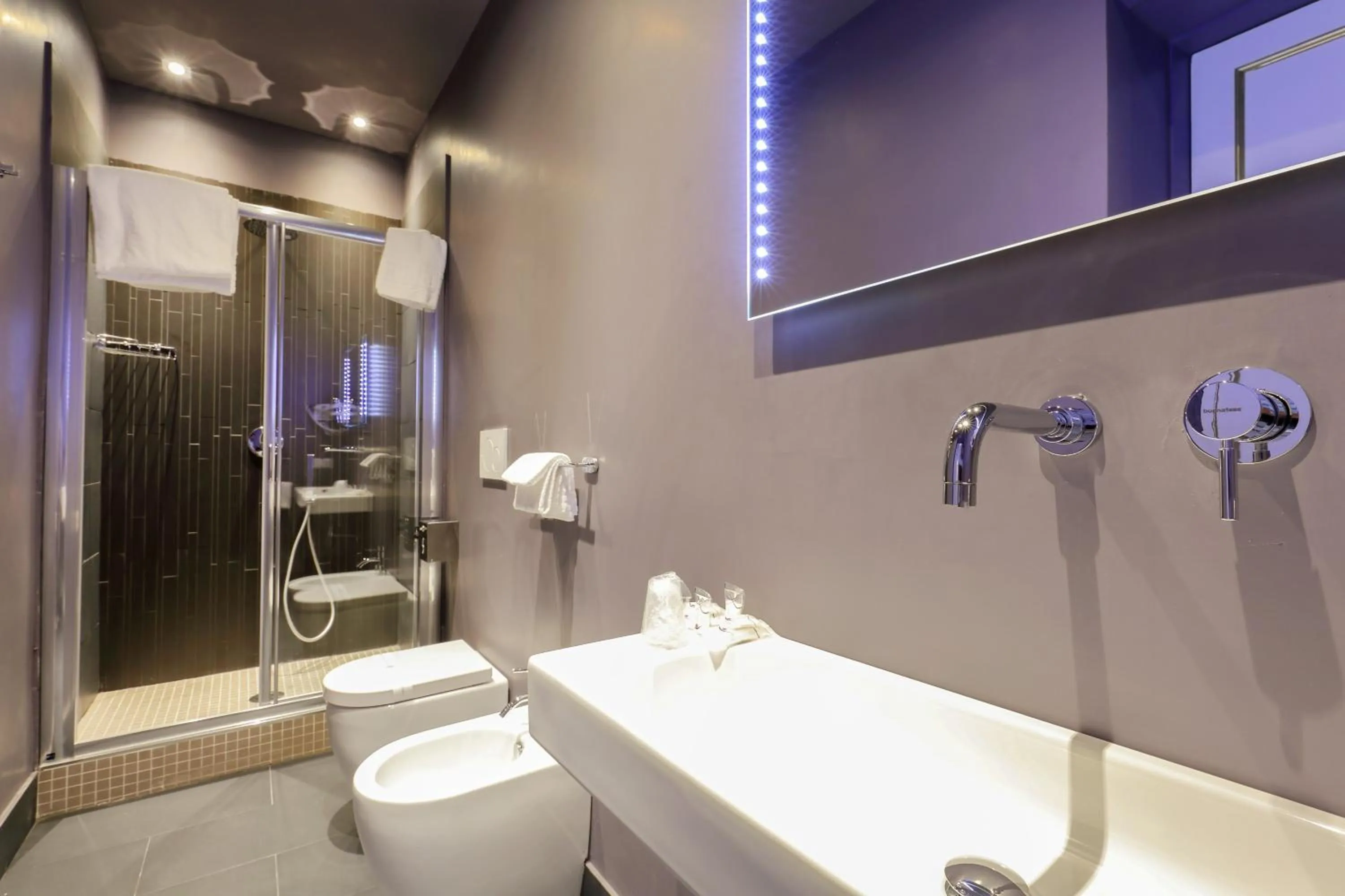 Shower in Residenza D'Epoca Al Numero 8