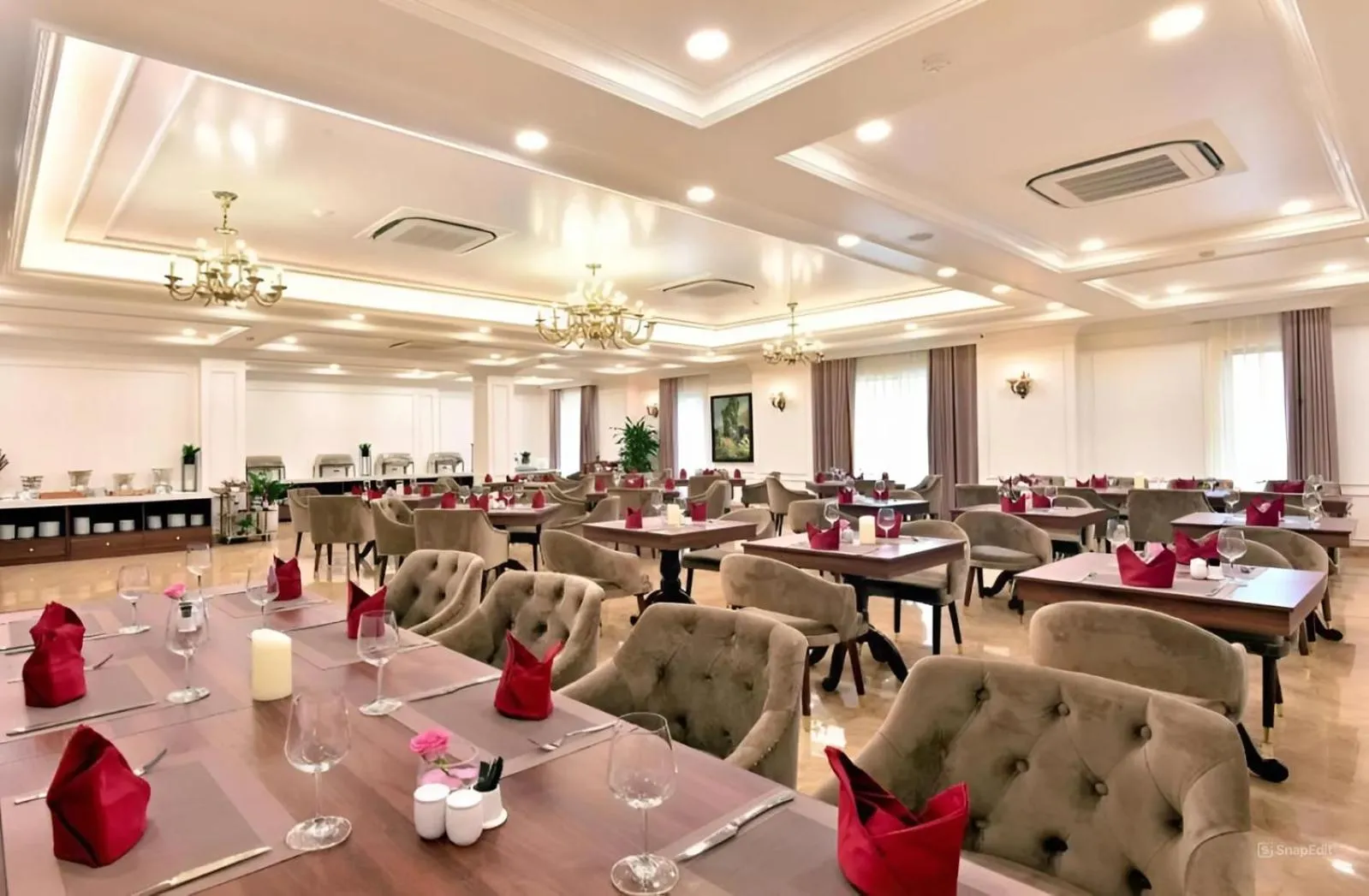 Restaurant/places to eat in Le Haute Hotel Hai Phong