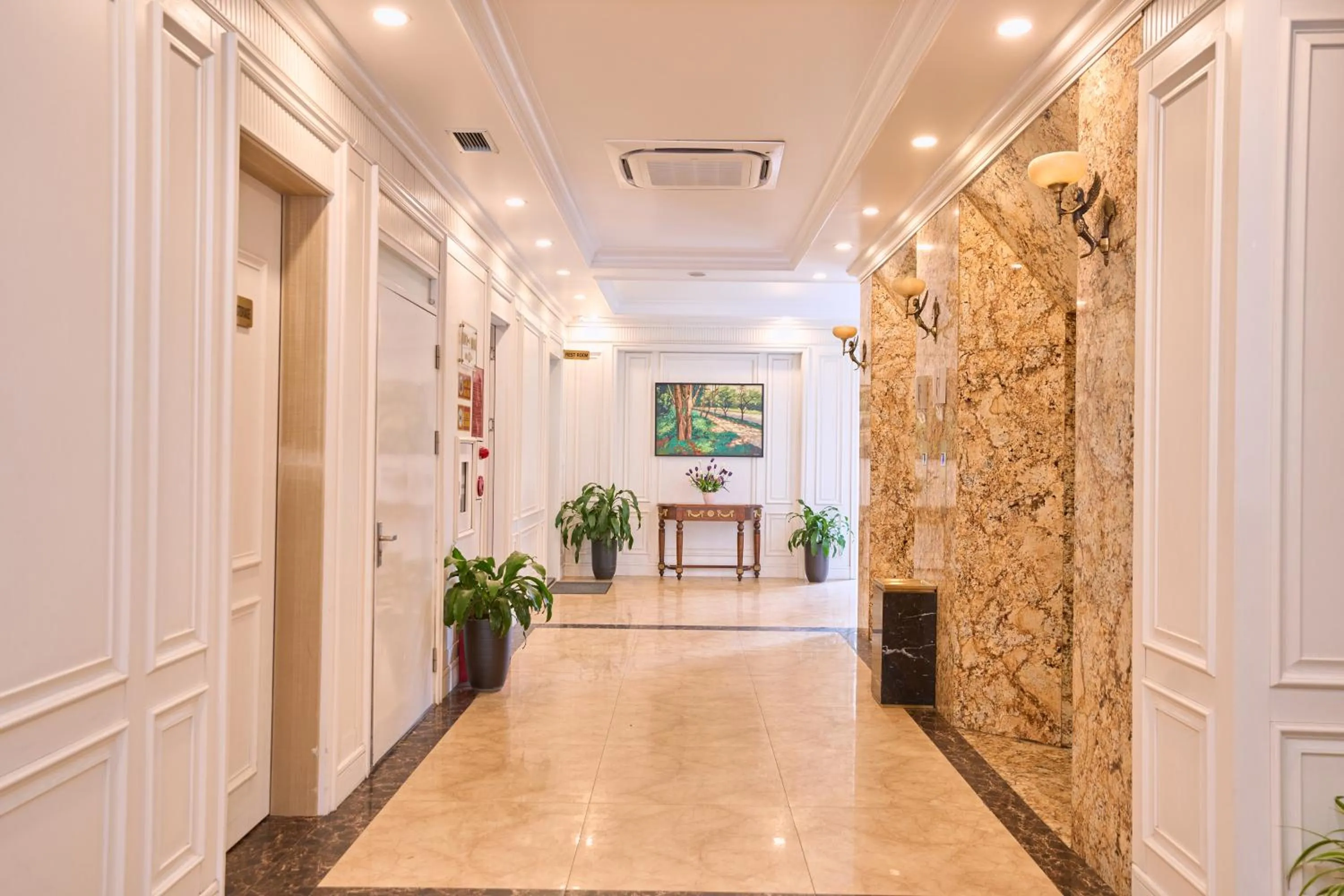 Lobby or reception in Le Haute Hotel Hai Phong
