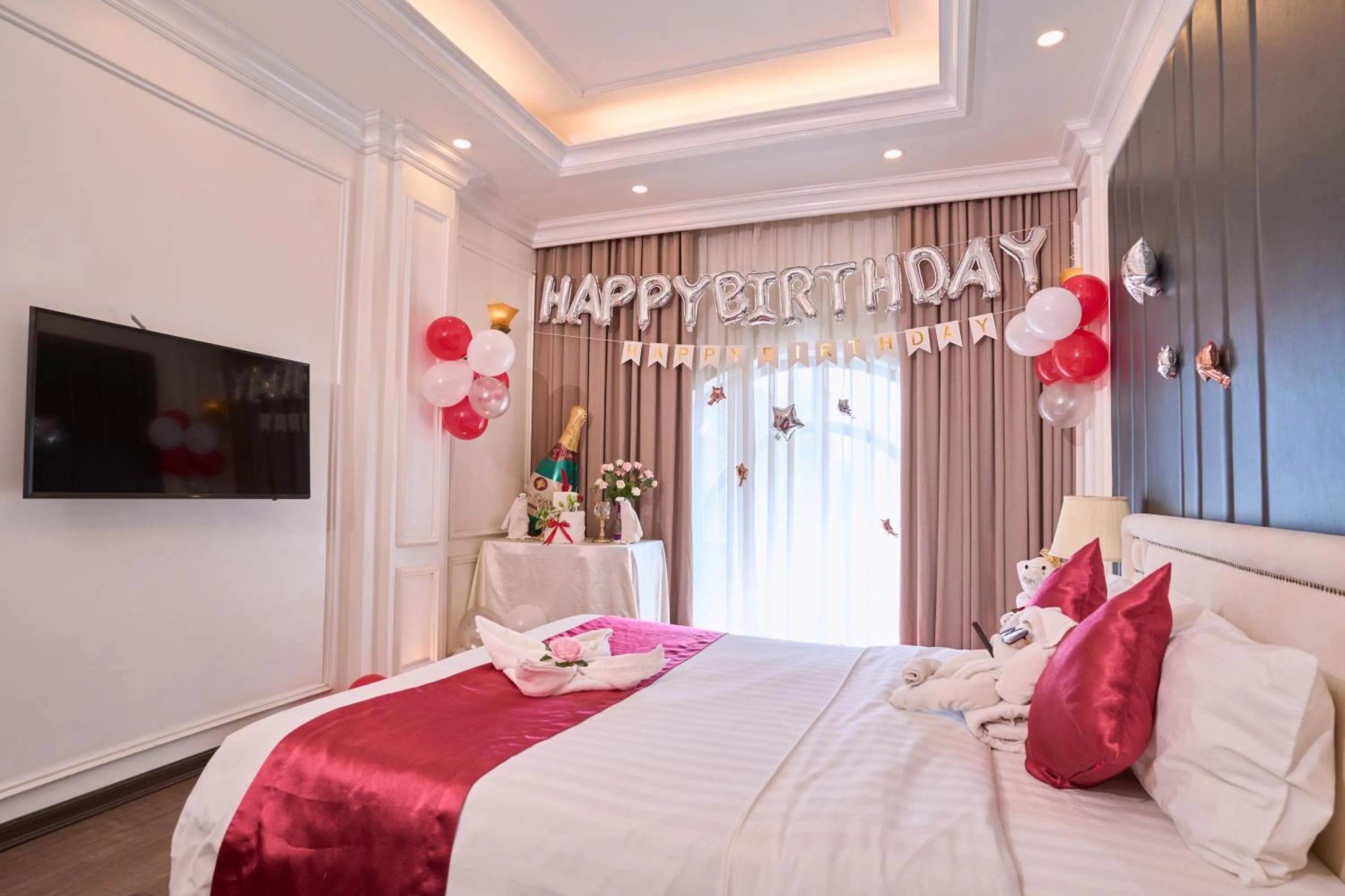 Decorative detail, Bed in Le Haute Hotel Hai Phong