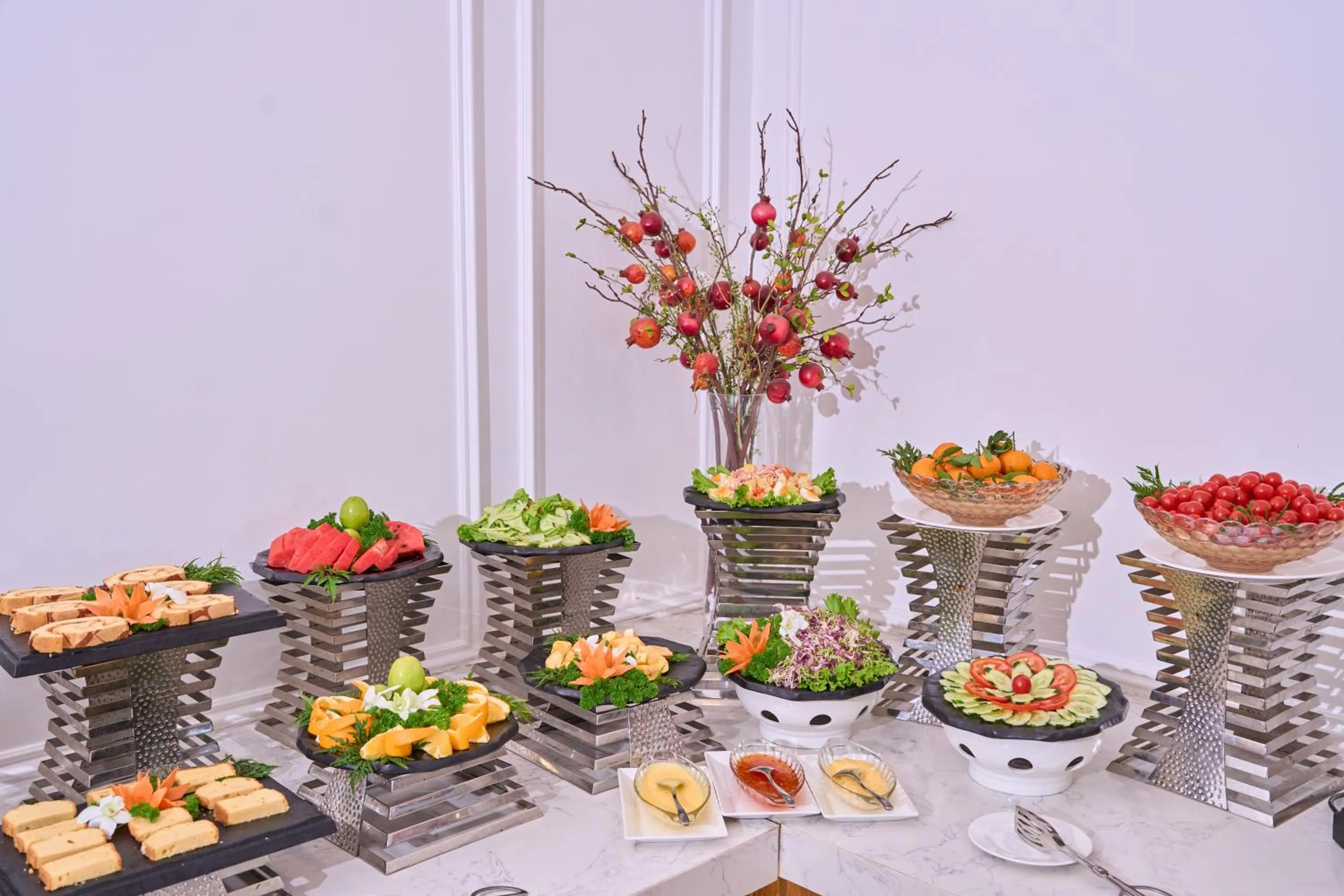 Buffet breakfast in Le Haute Hotel Hai Phong