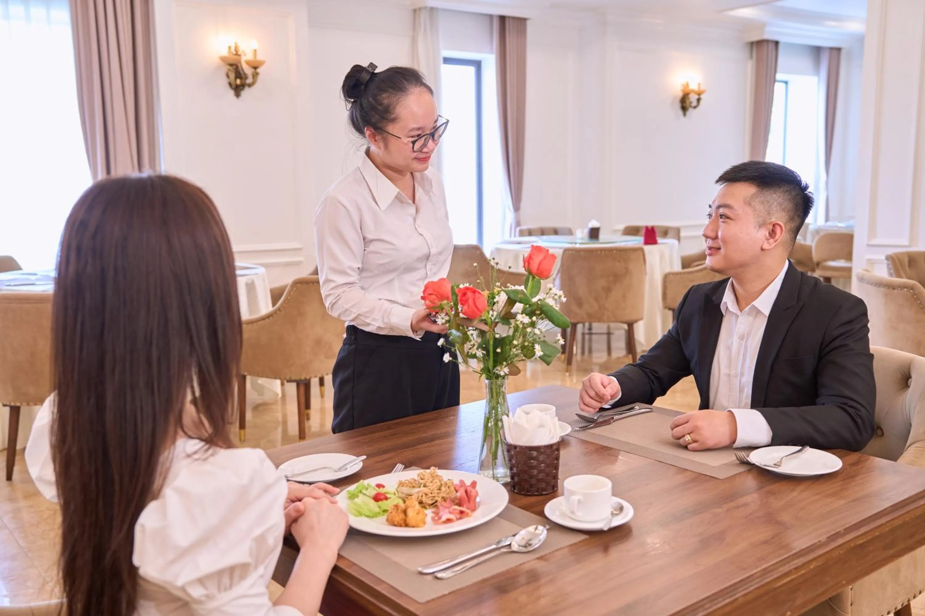 Restaurant/places to eat in Le Haute Hotel Hai Phong