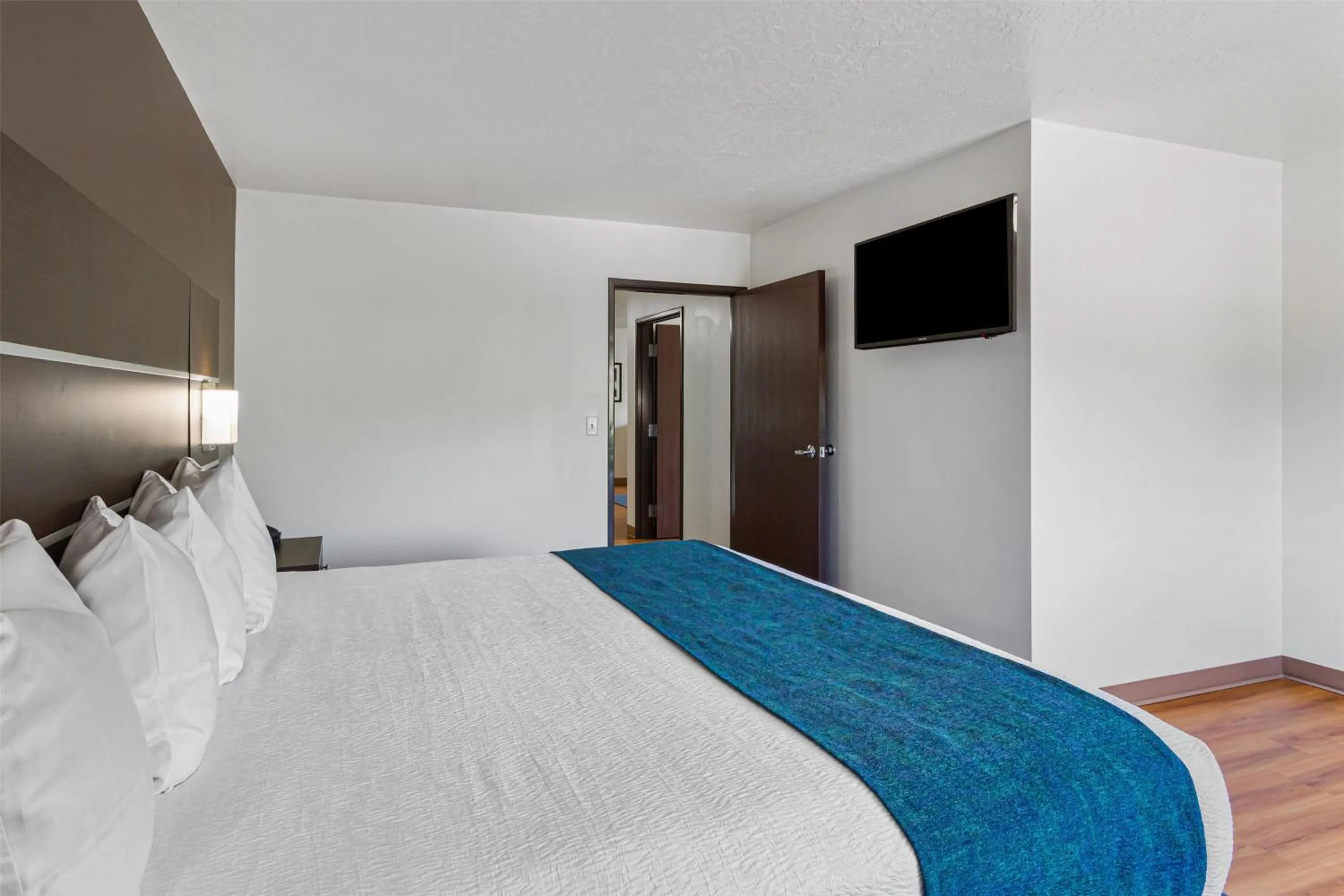 Photo of the whole room, Bed in Best Western Duchesne Inn