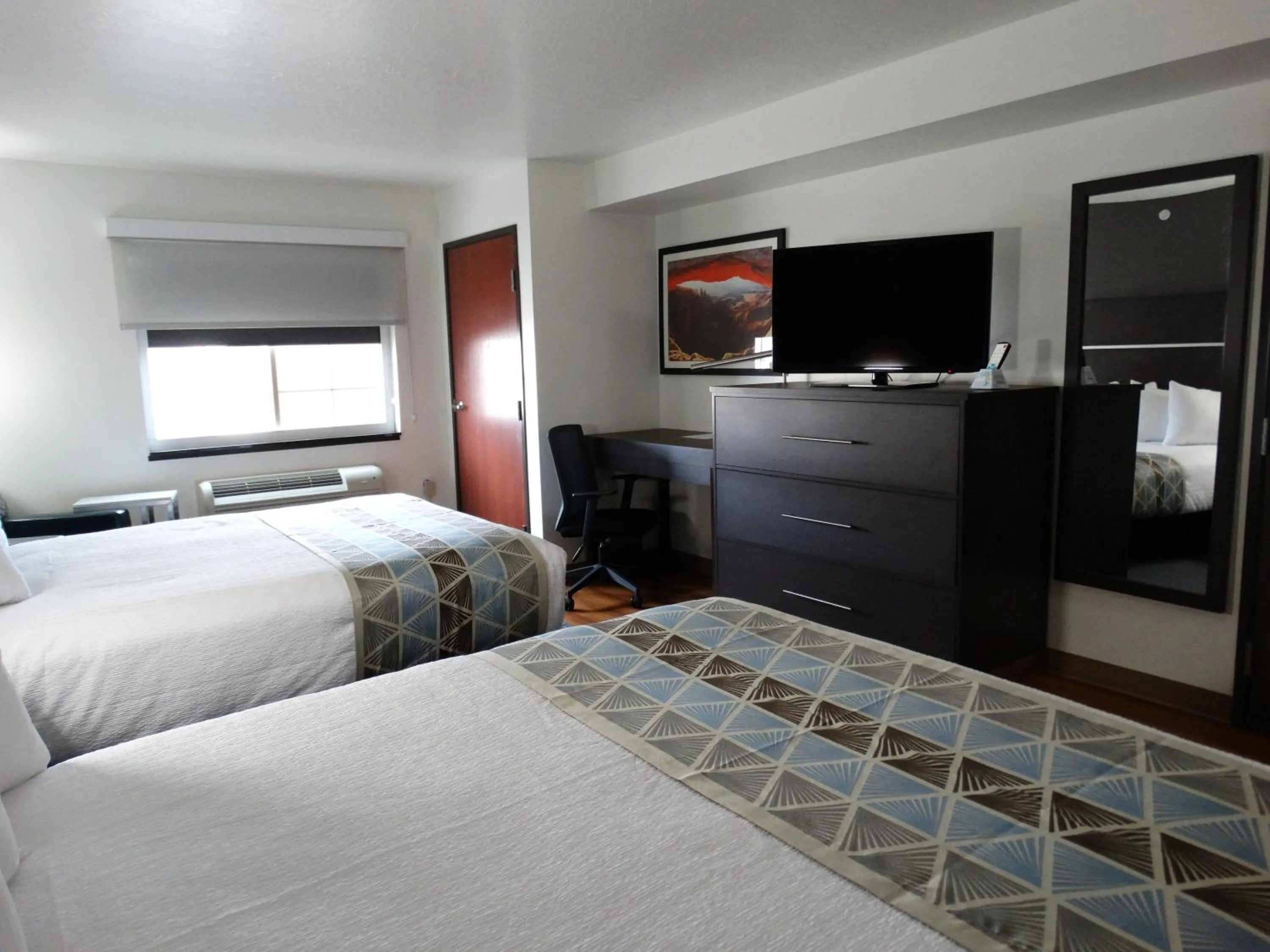 Bed in Best Western Duchesne Inn