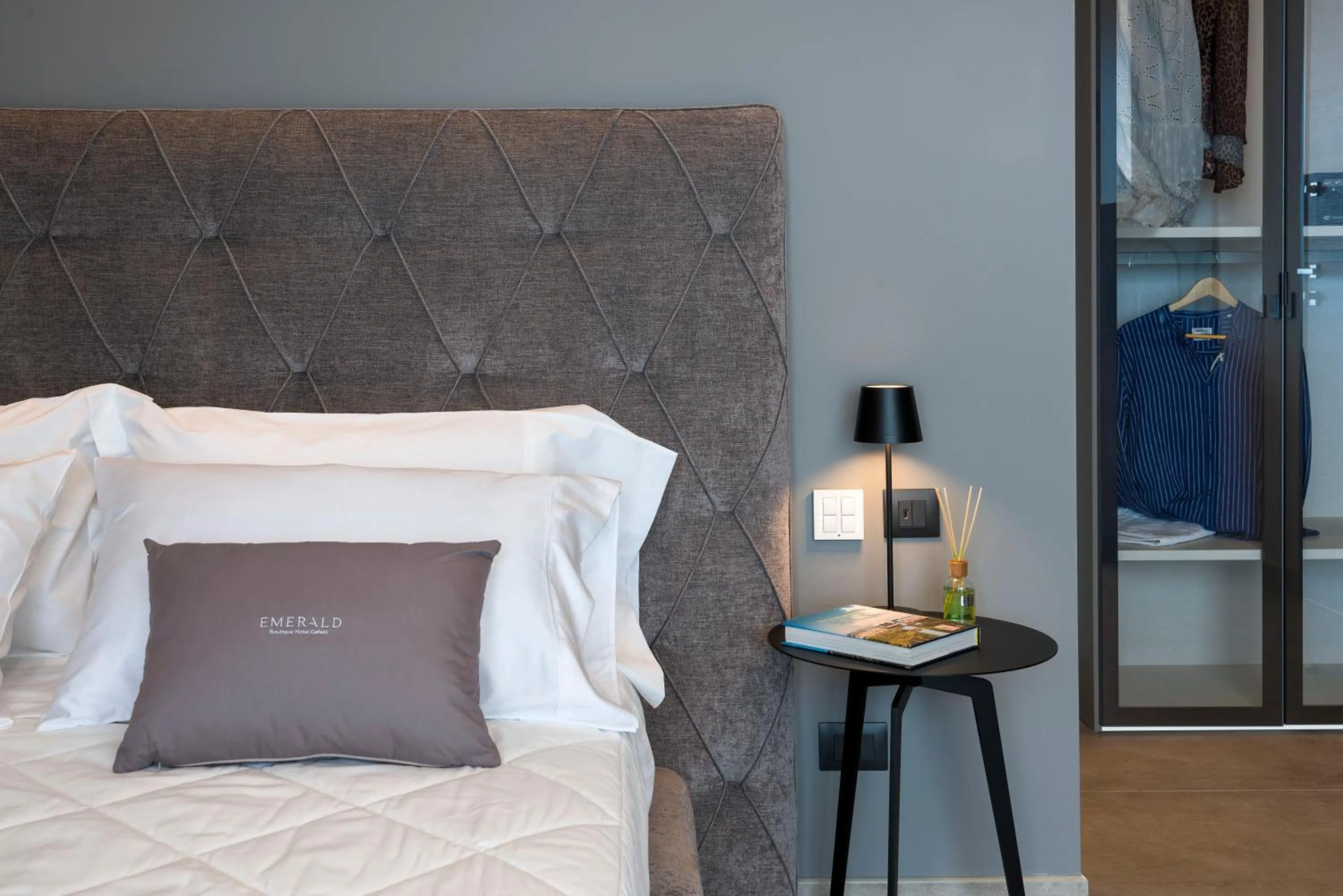 Bedroom, Bed in Emerald Hotel Residence Cefalù