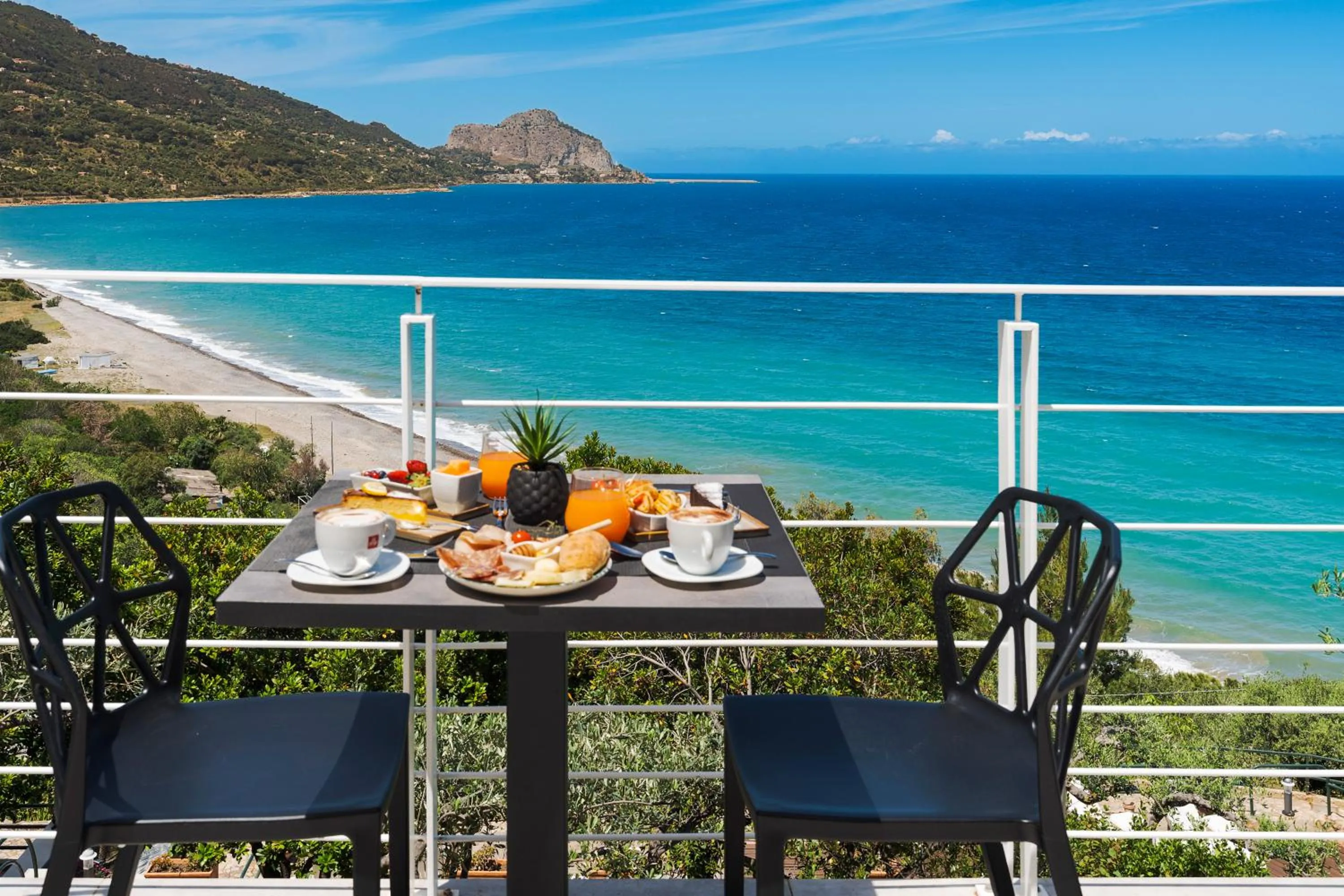 Breakfast in Emerald Hotel Residence Cefalù