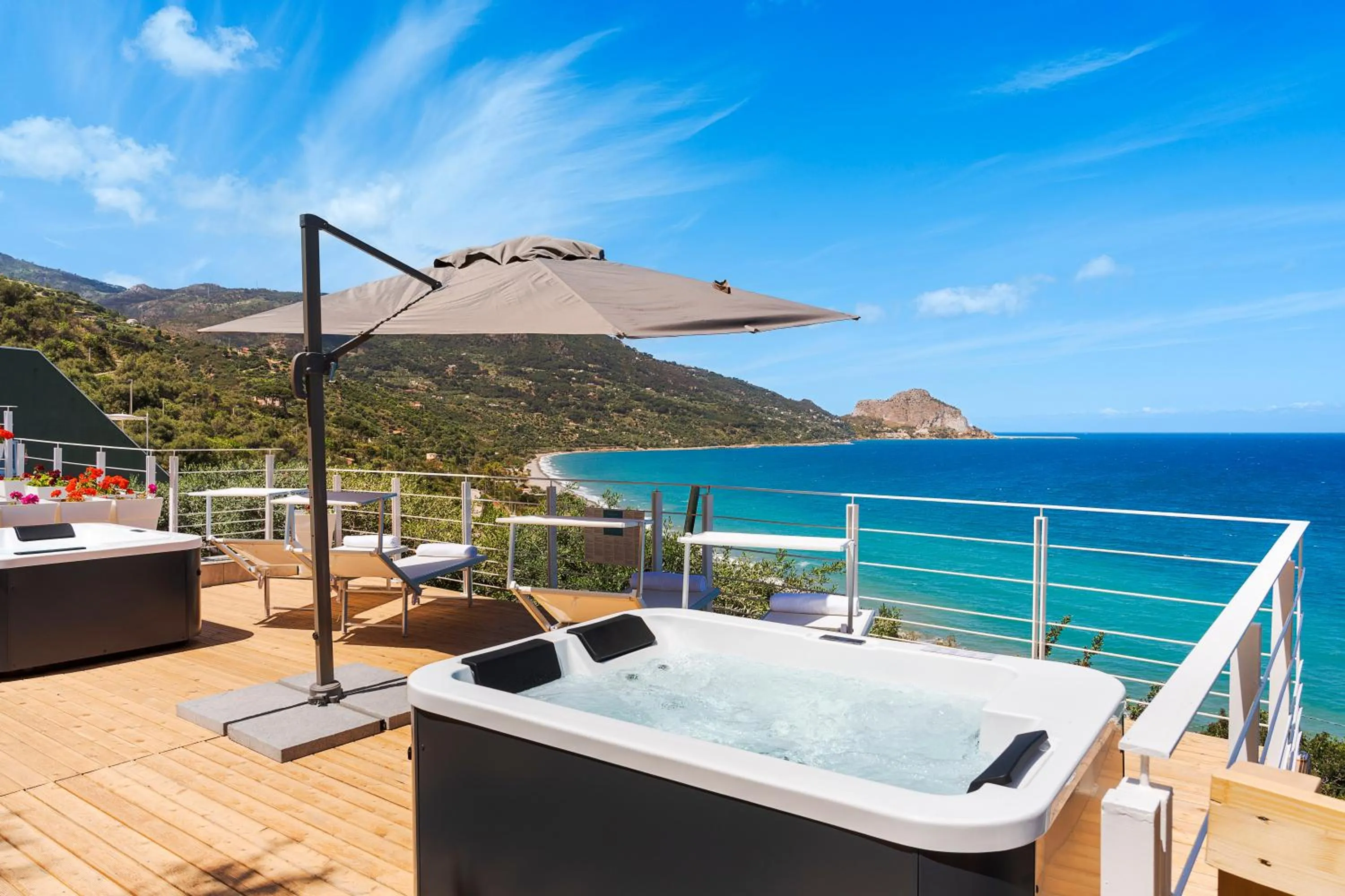 Hot Tub in Emerald Hotel Residence Cefalù