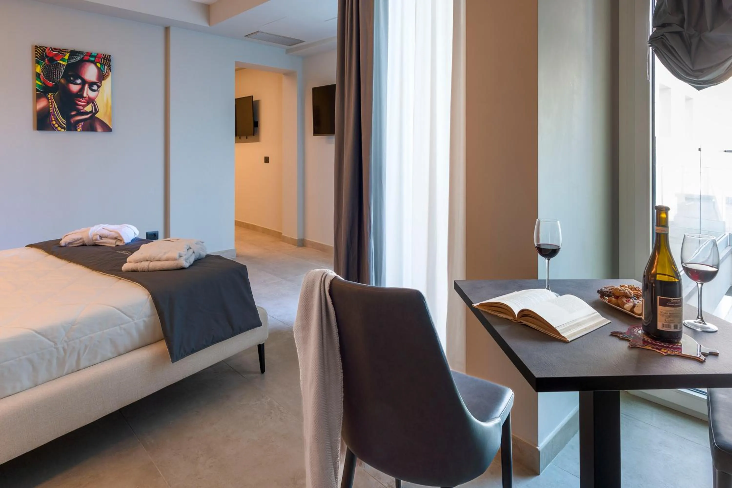 TV and multimedia, Bed in Emerald Hotel Residence Cefalù