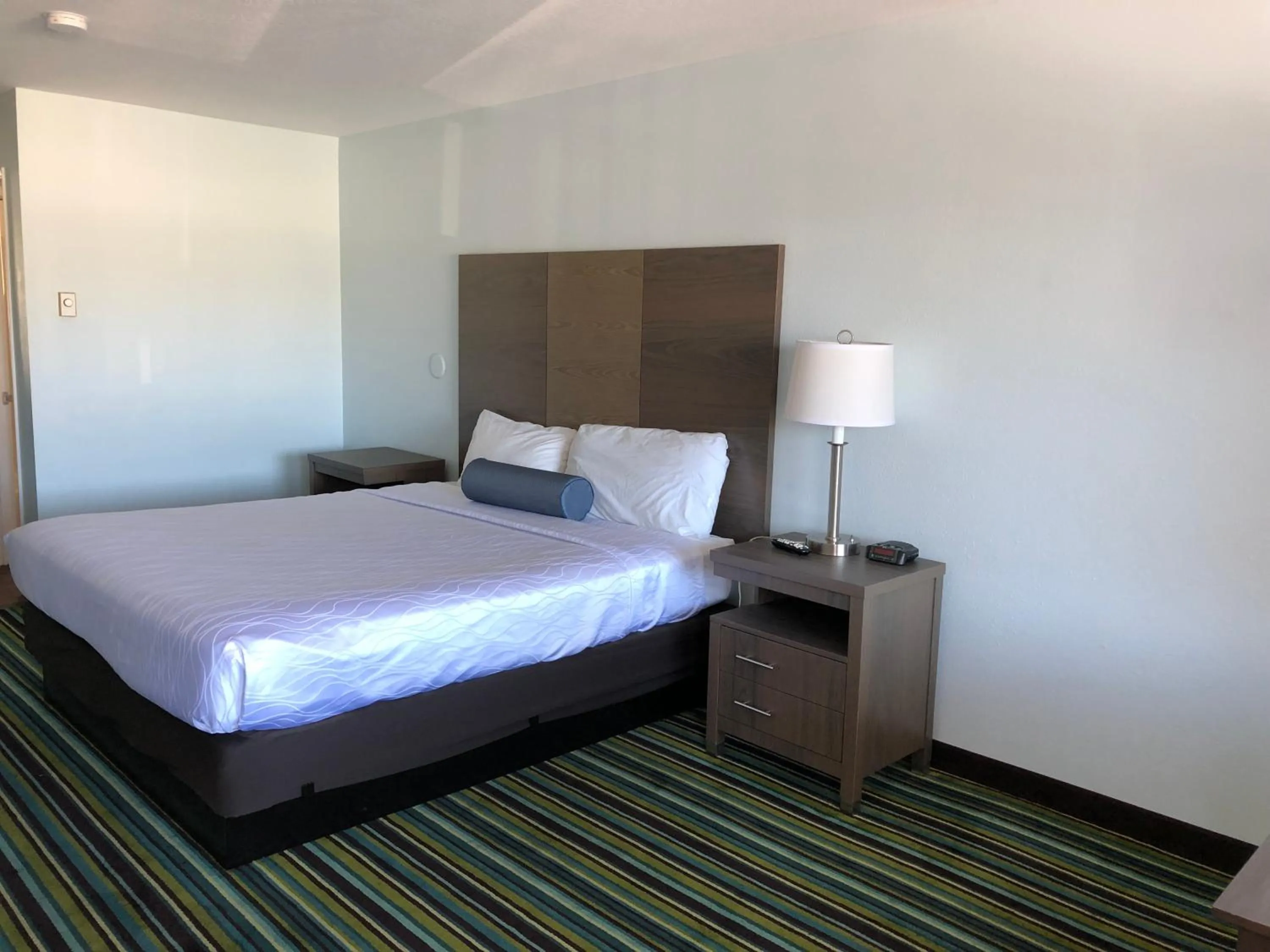 Bed in Brookings Inn Resort