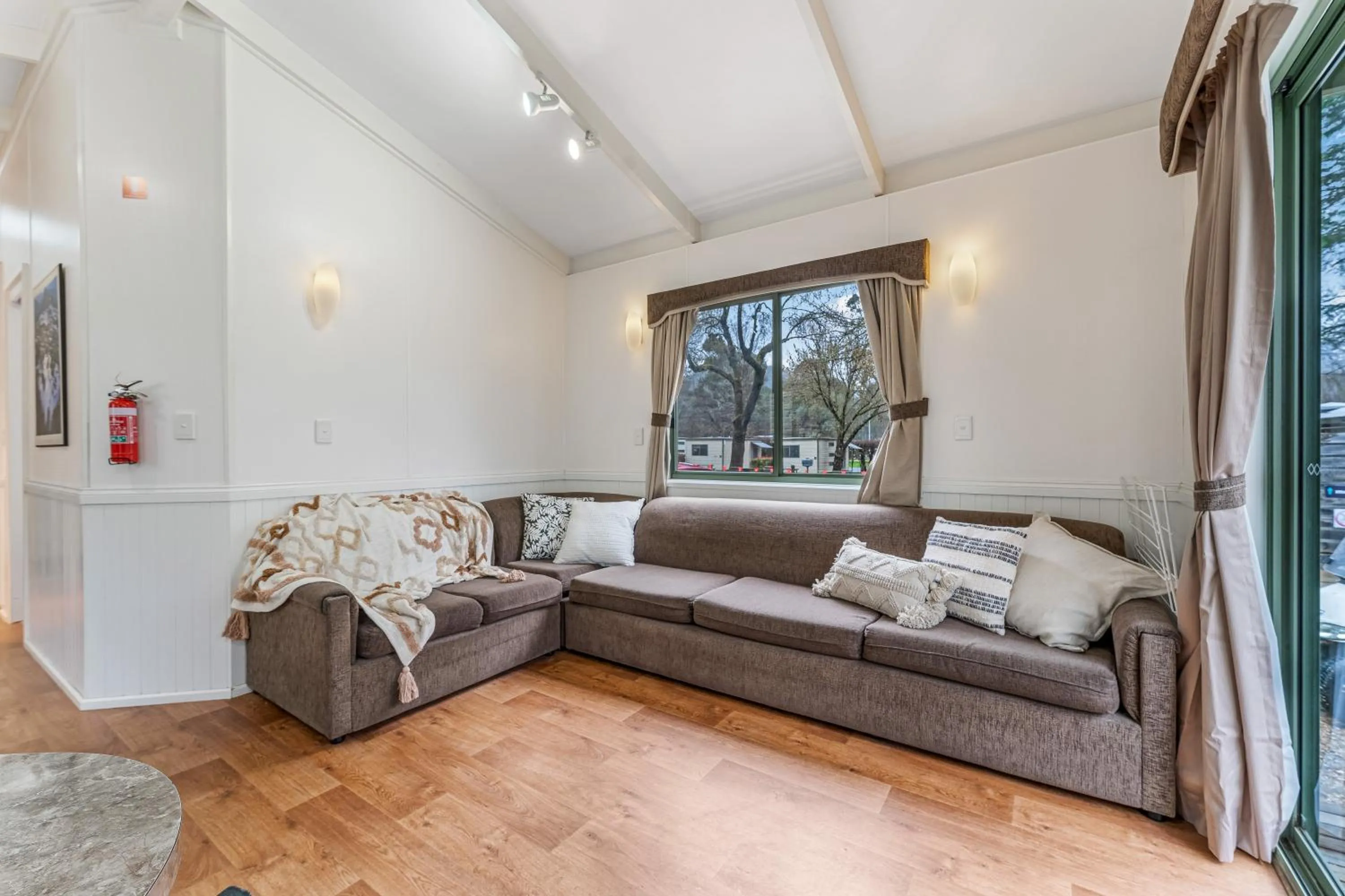 Superior Cabin (3BR) in Tasman Holiday Parks - South Bright