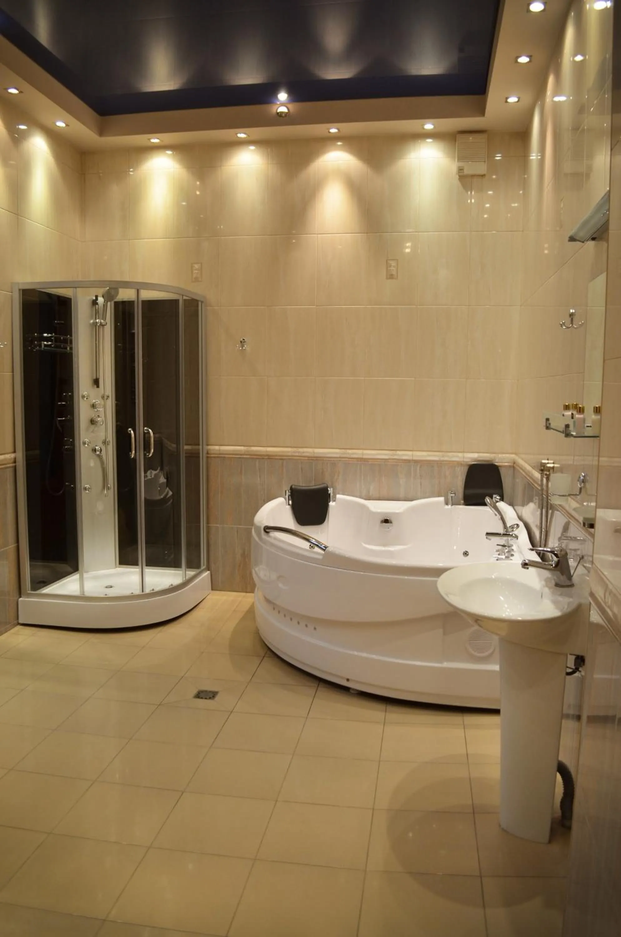 Shower in Coral Boutique Hotel