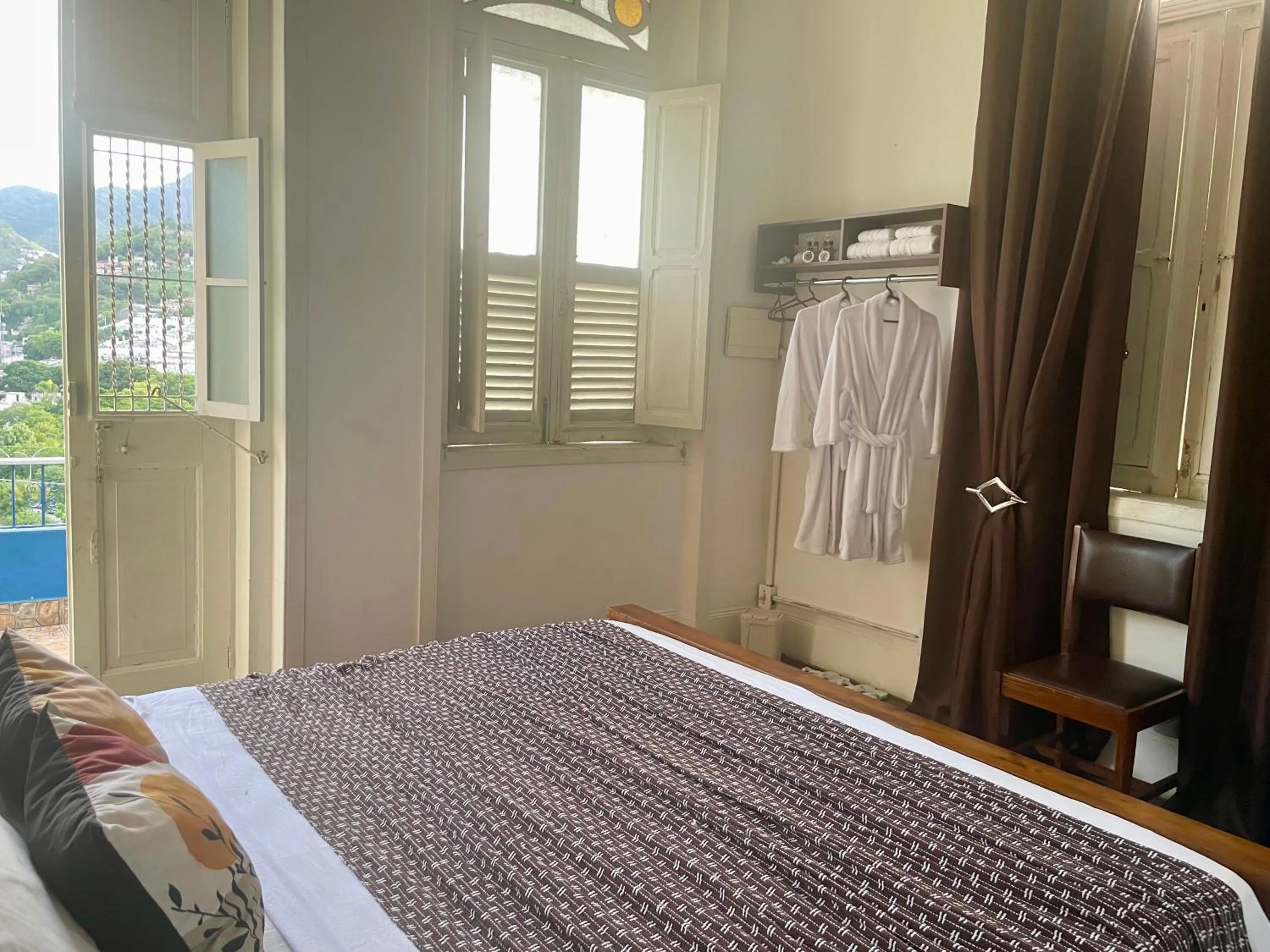 Bedroom, Bed in Panorama Inn