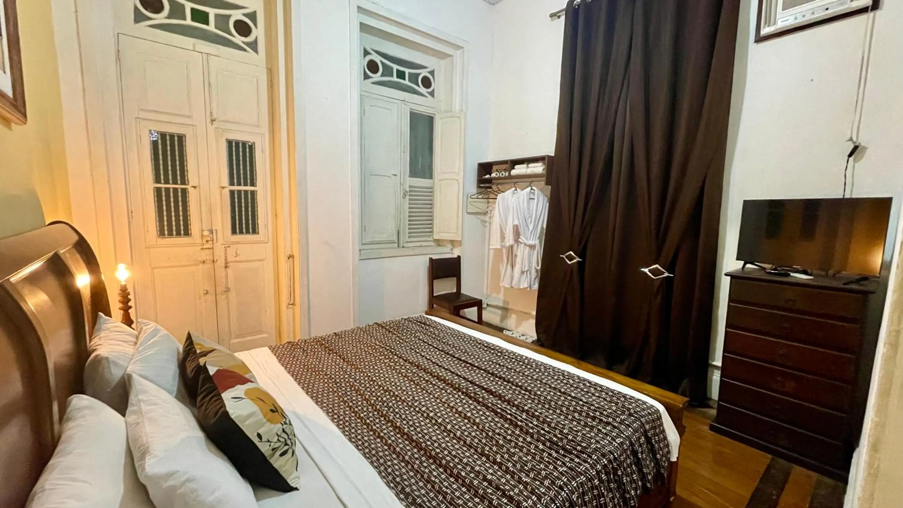 Bedroom, Bed in Panorama Inn