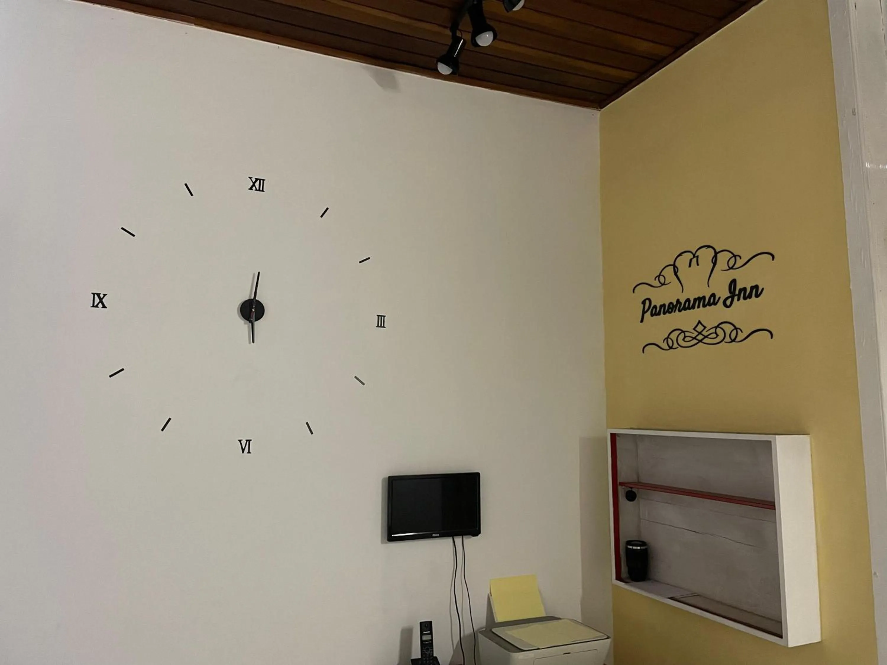 On-site shops in Panorama Inn