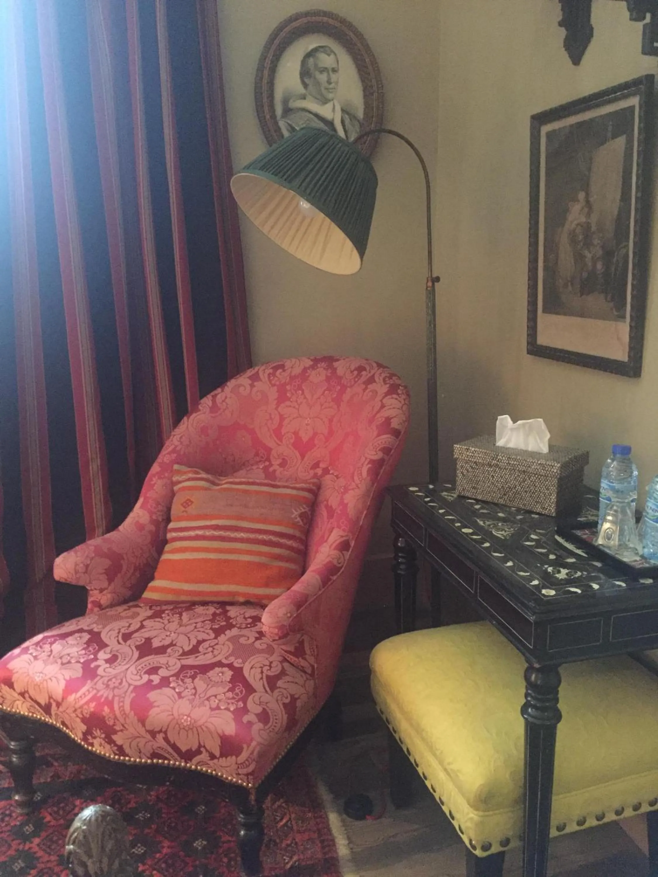 Bedroom in La Maison Rousseau Chambre d'hôtes