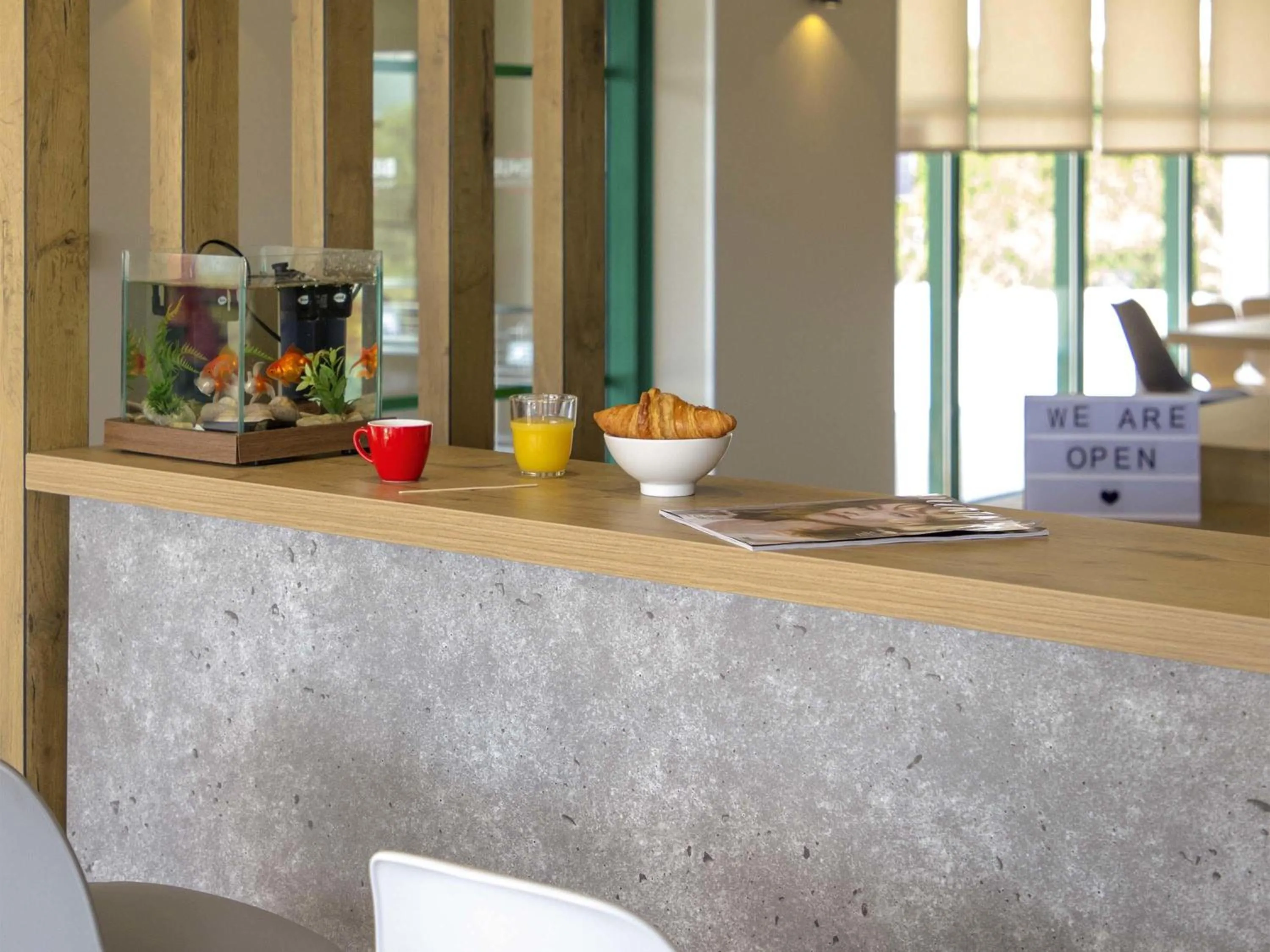 Lounge or bar in ibis Perpignan Nord Rivesaltes