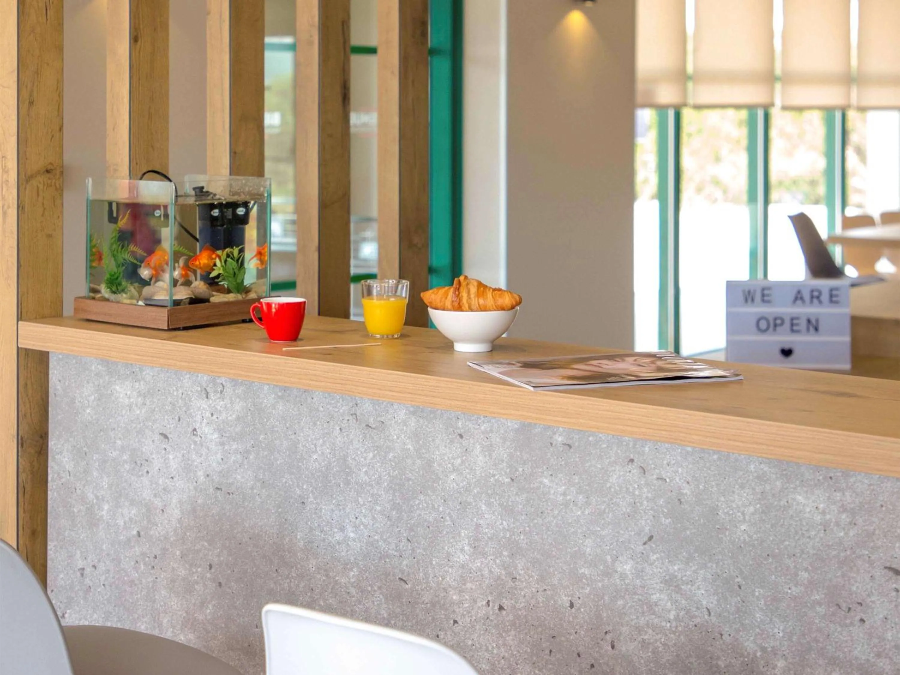 Lounge or bar in ibis Perpignan Nord Rivesaltes