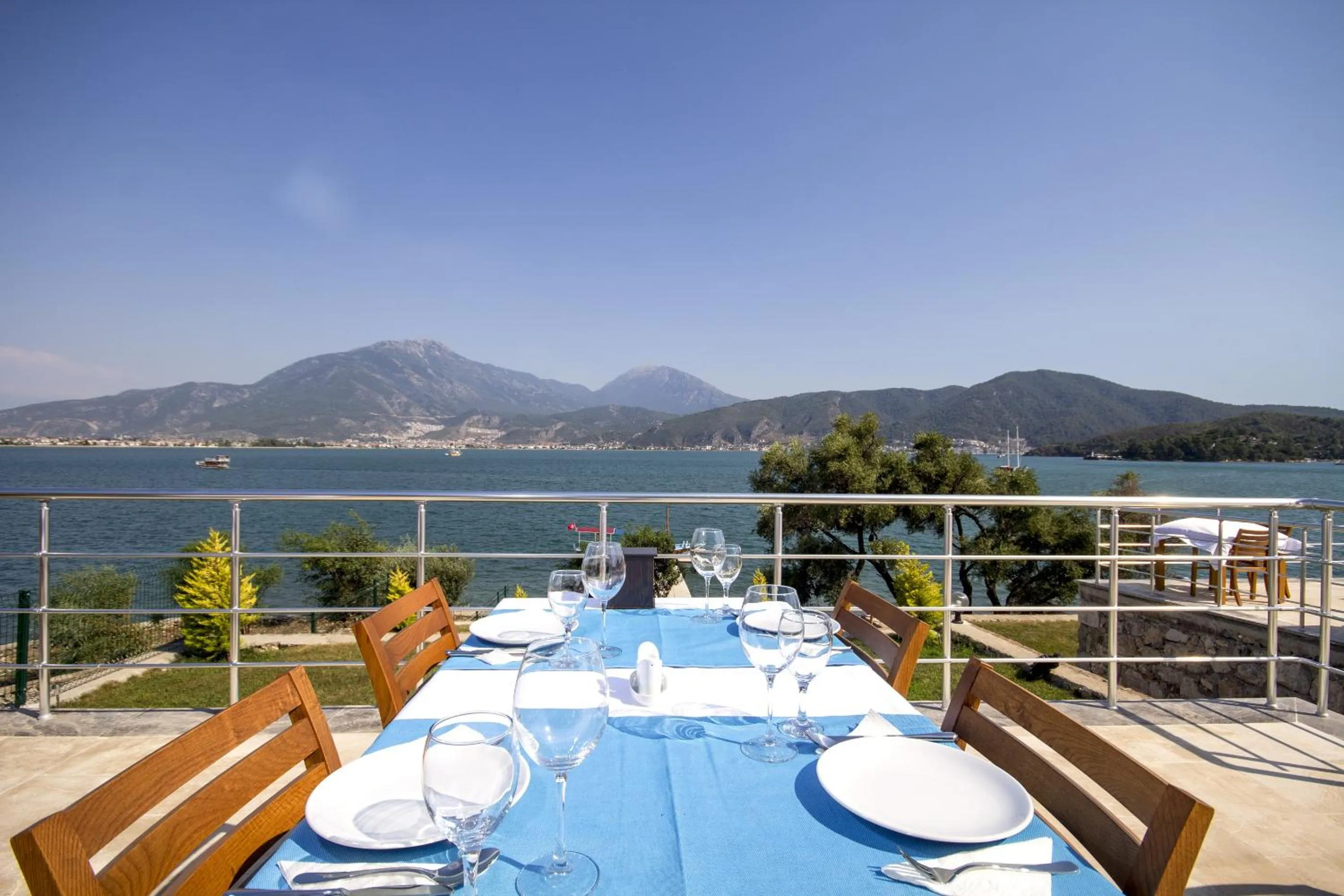 Restaurant/places to eat in Sovalye Hotel