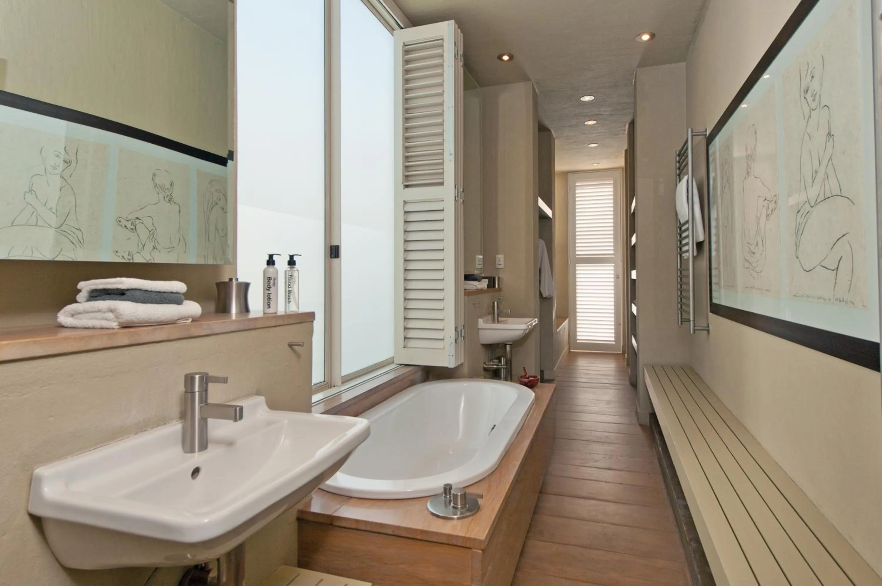 Shower in Mosselberg on Grotto Beach