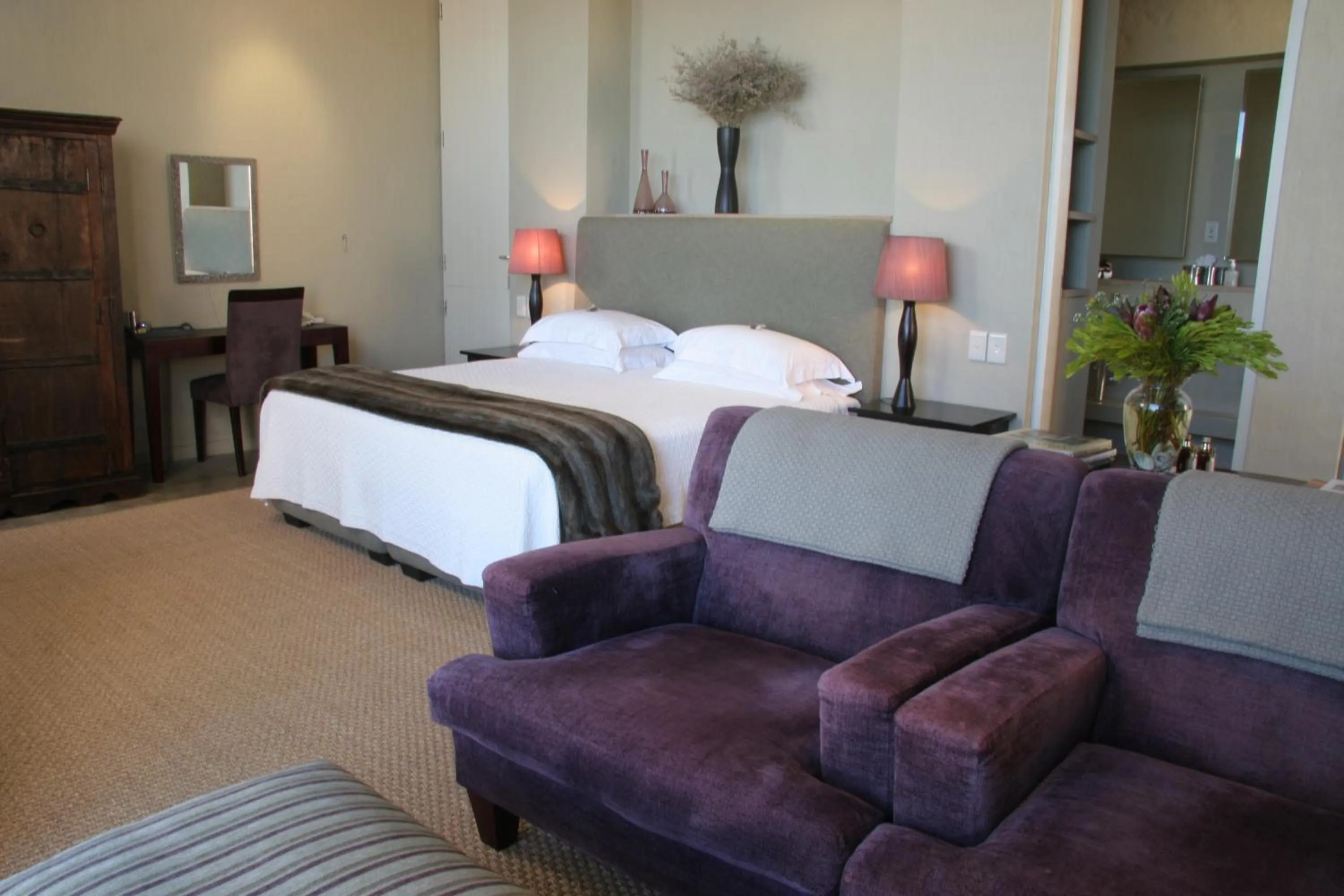 Bathroom, Bed in Mosselberg on Grotto Beach