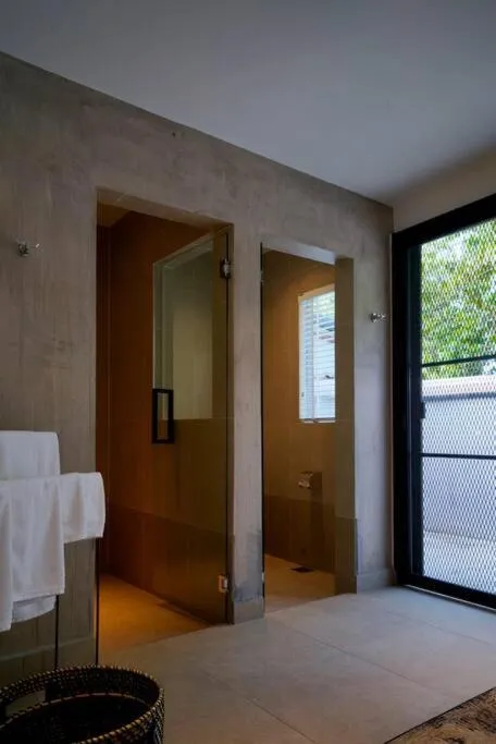 Quint Residence, Georgetown - Rustic Heritage Guesthouse by ALV