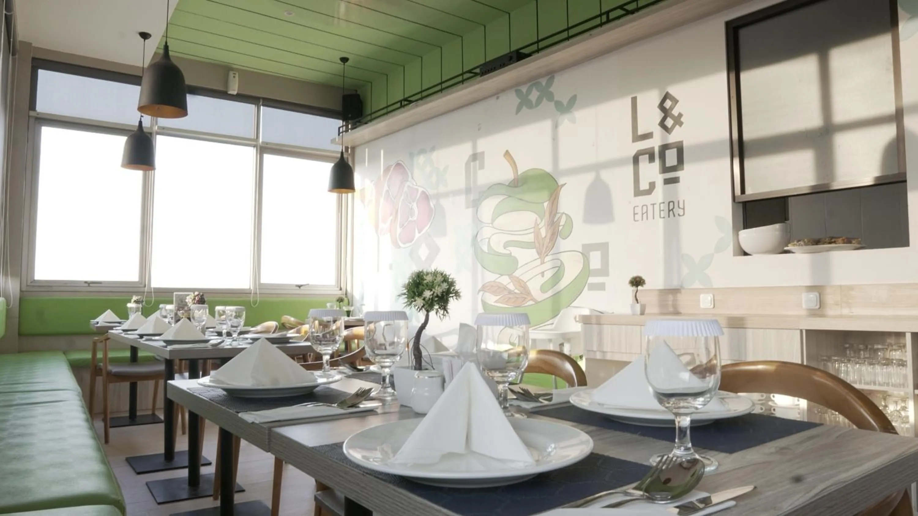 Restaurant/places to eat in Hotel Laksana Solo Managed By Dafam