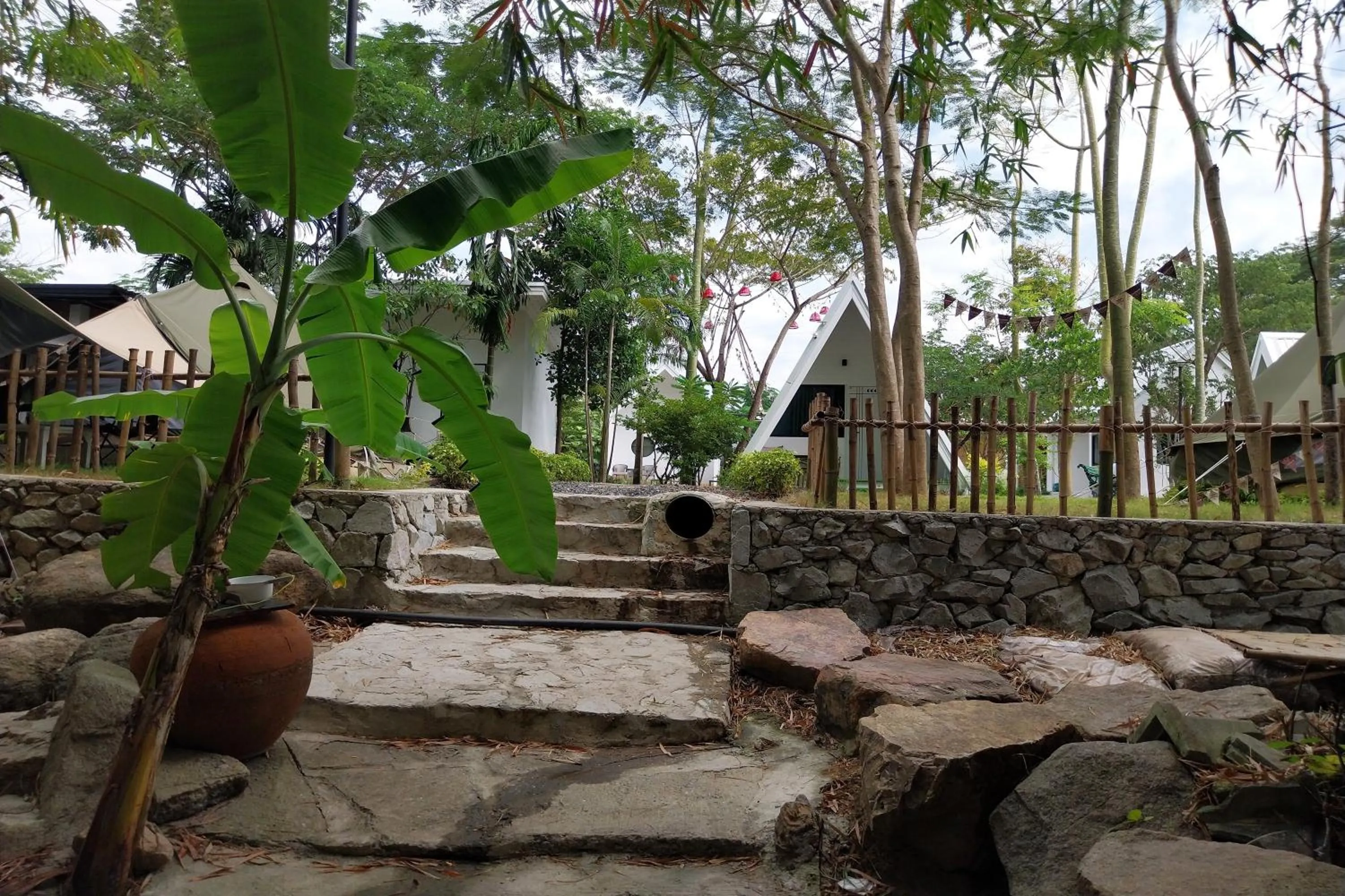 Garden in It my life cafe x camp