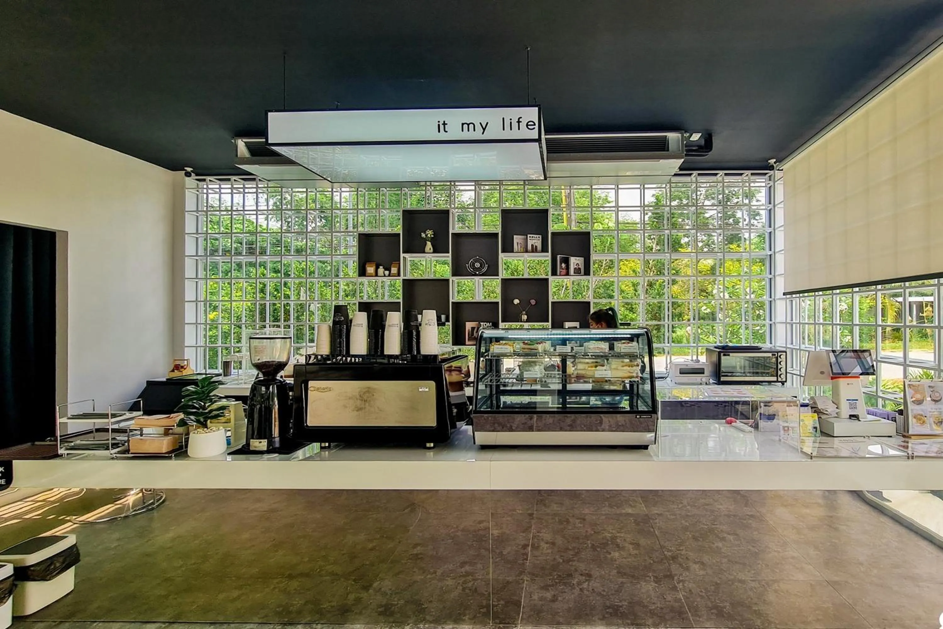 Restaurant/places to eat in It my life cafe x camp