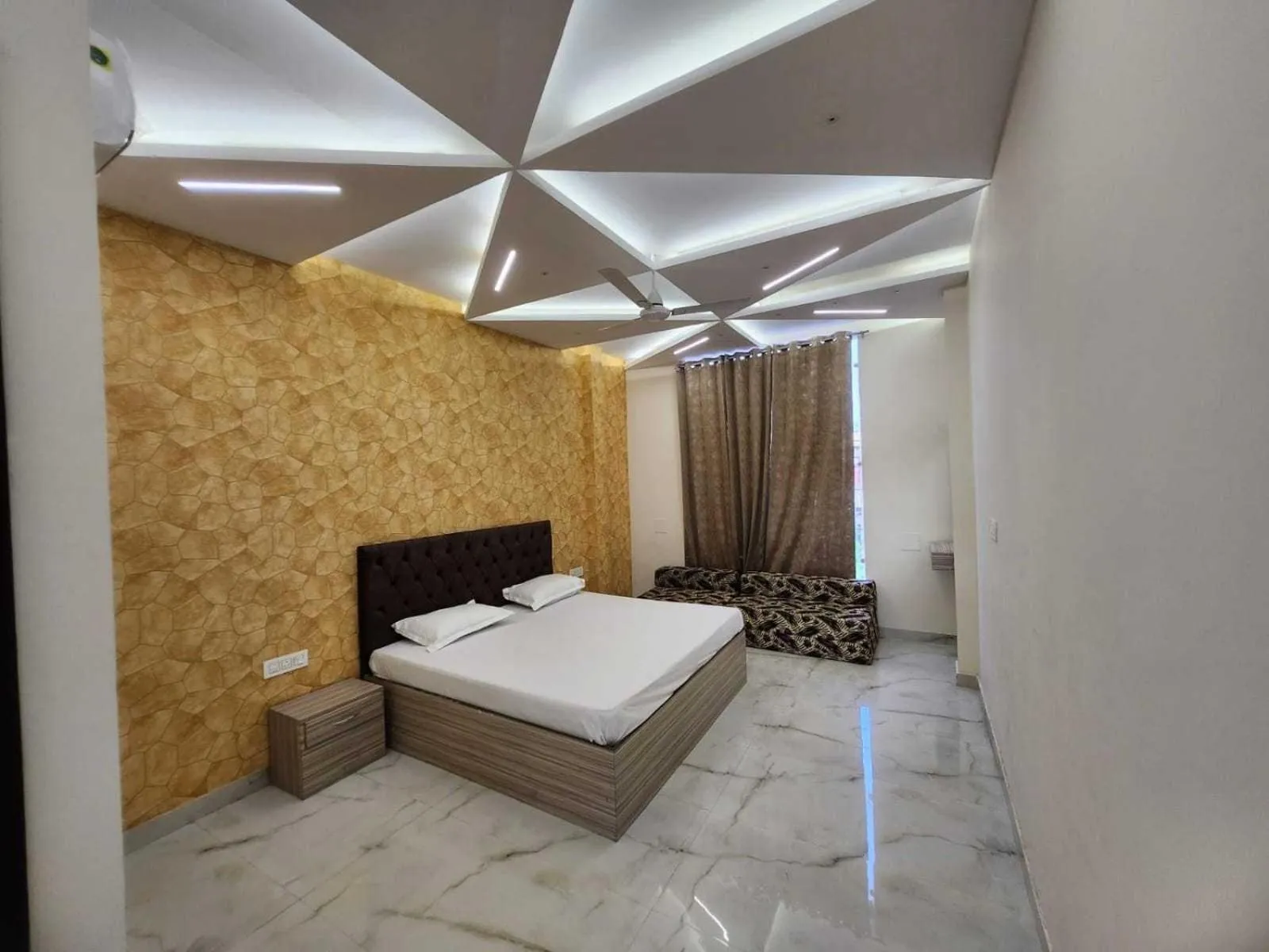 Bedroom, Bed in Hotel O MG HOTEL