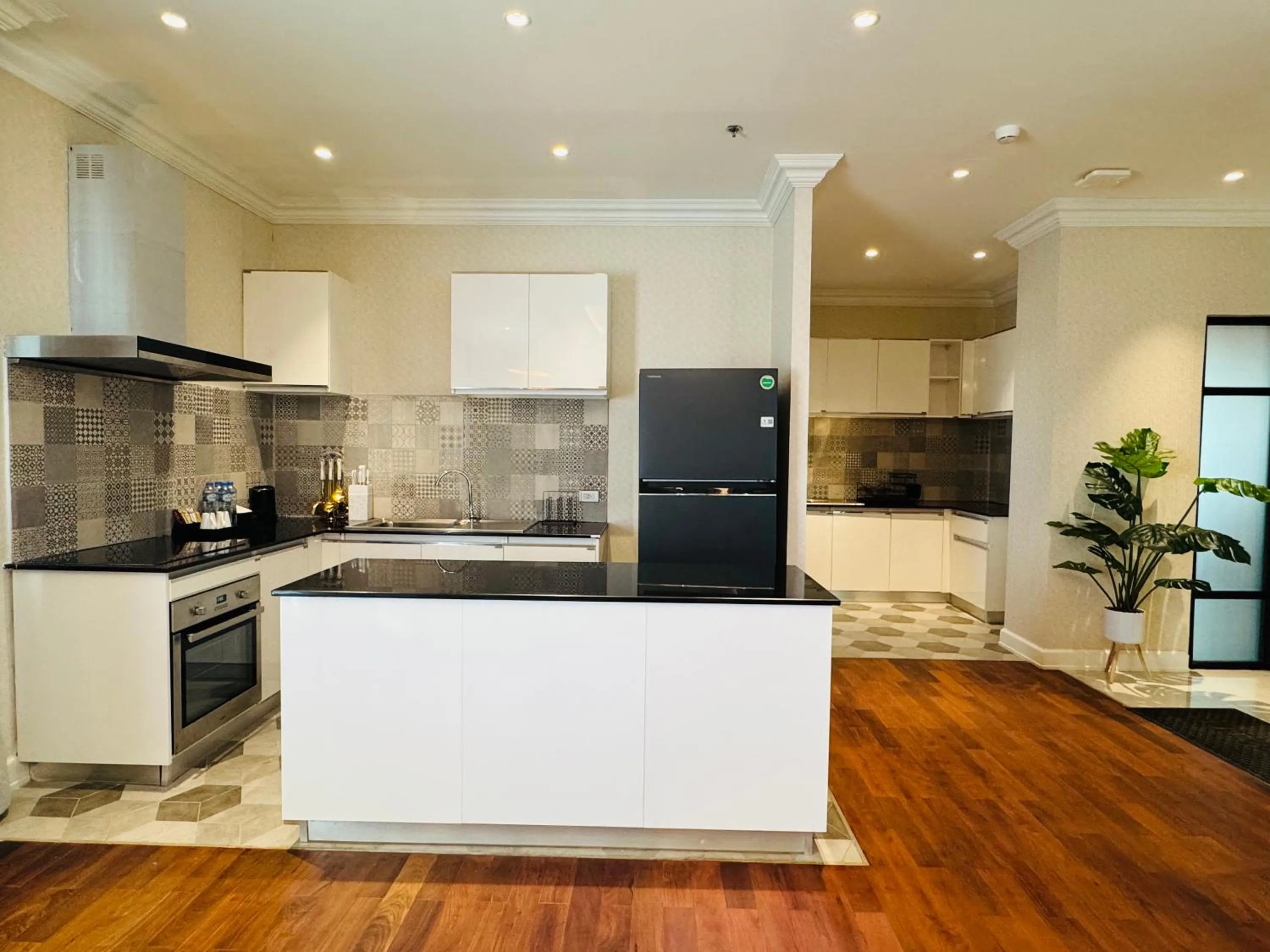 Kitchen or kitchenette in Mintra Hotel Vientiane