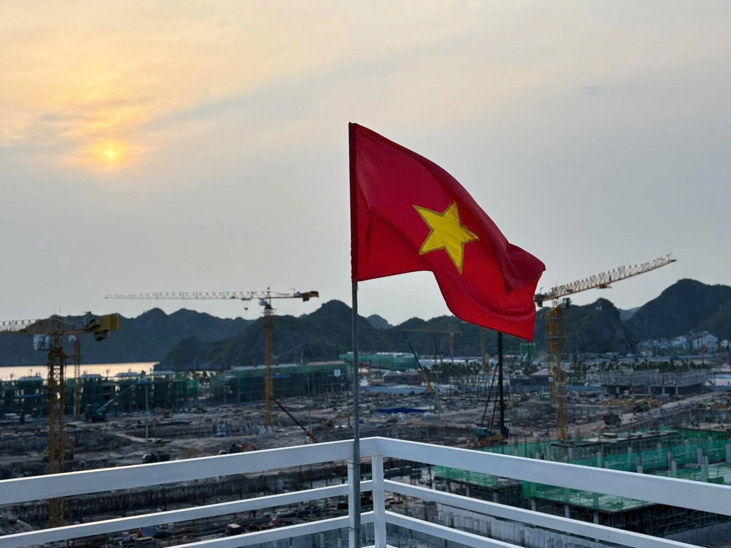 Natural landscape in Hung Long Harbour Hotel