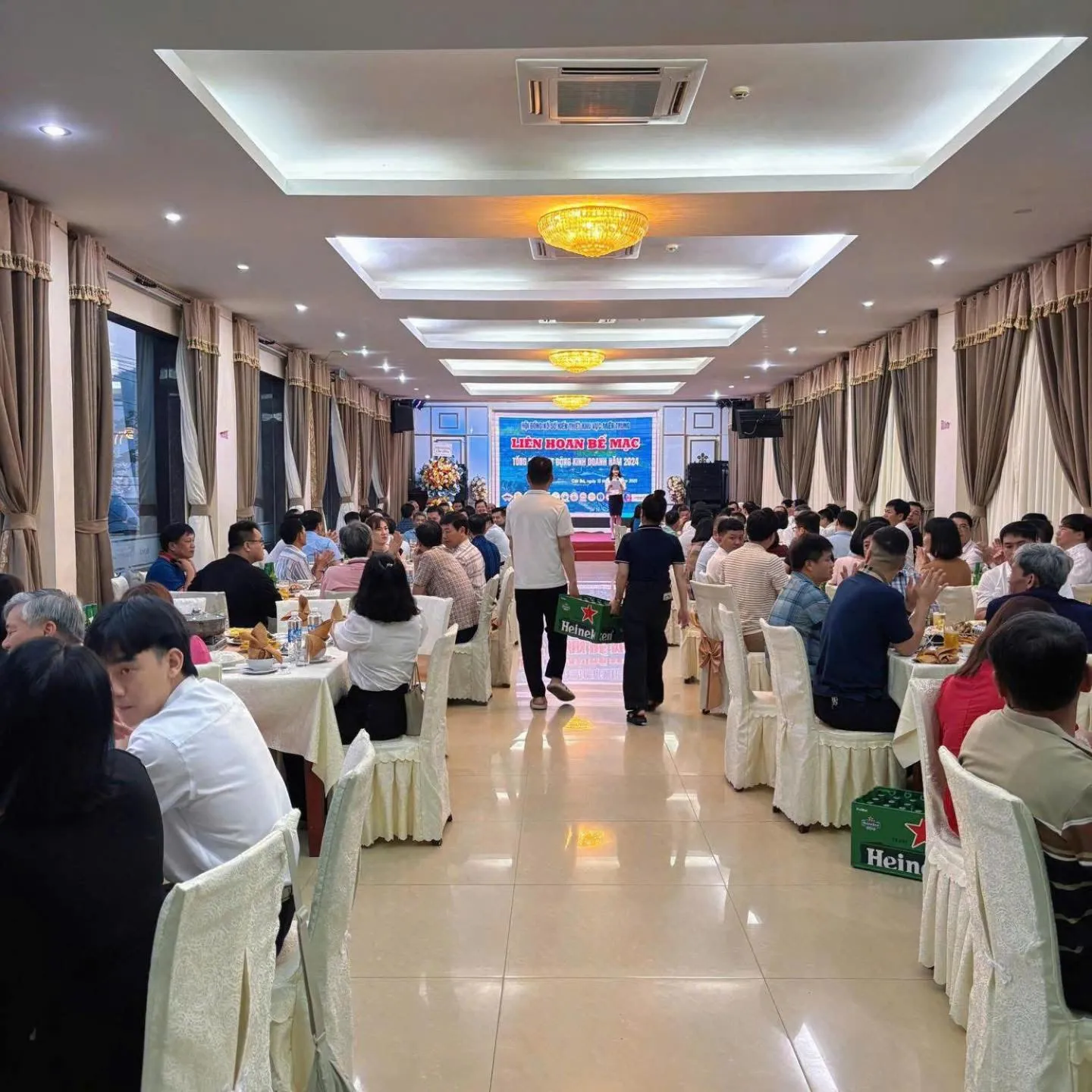 Restaurant/places to eat in Hung Long Harbour Hotel