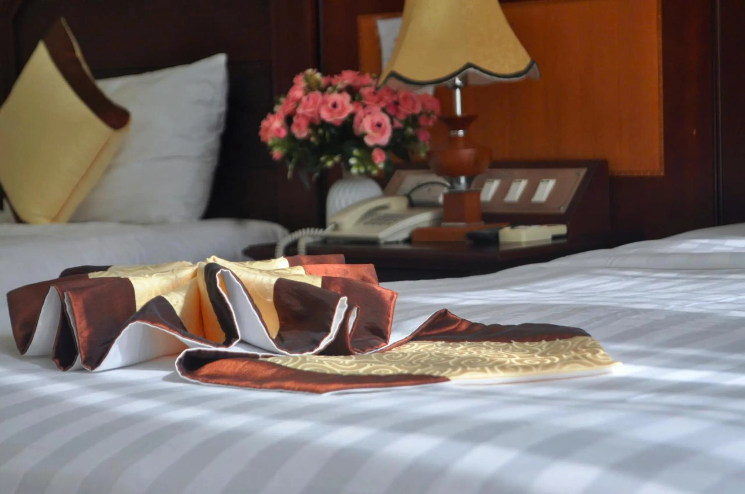 Property building, Bed in Hung Long Harbour Hotel