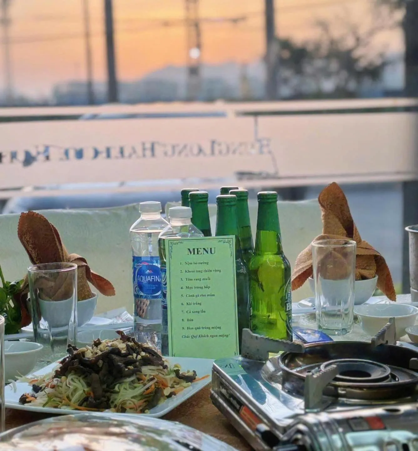 Food and drinks in Hung Long Harbour Hotel