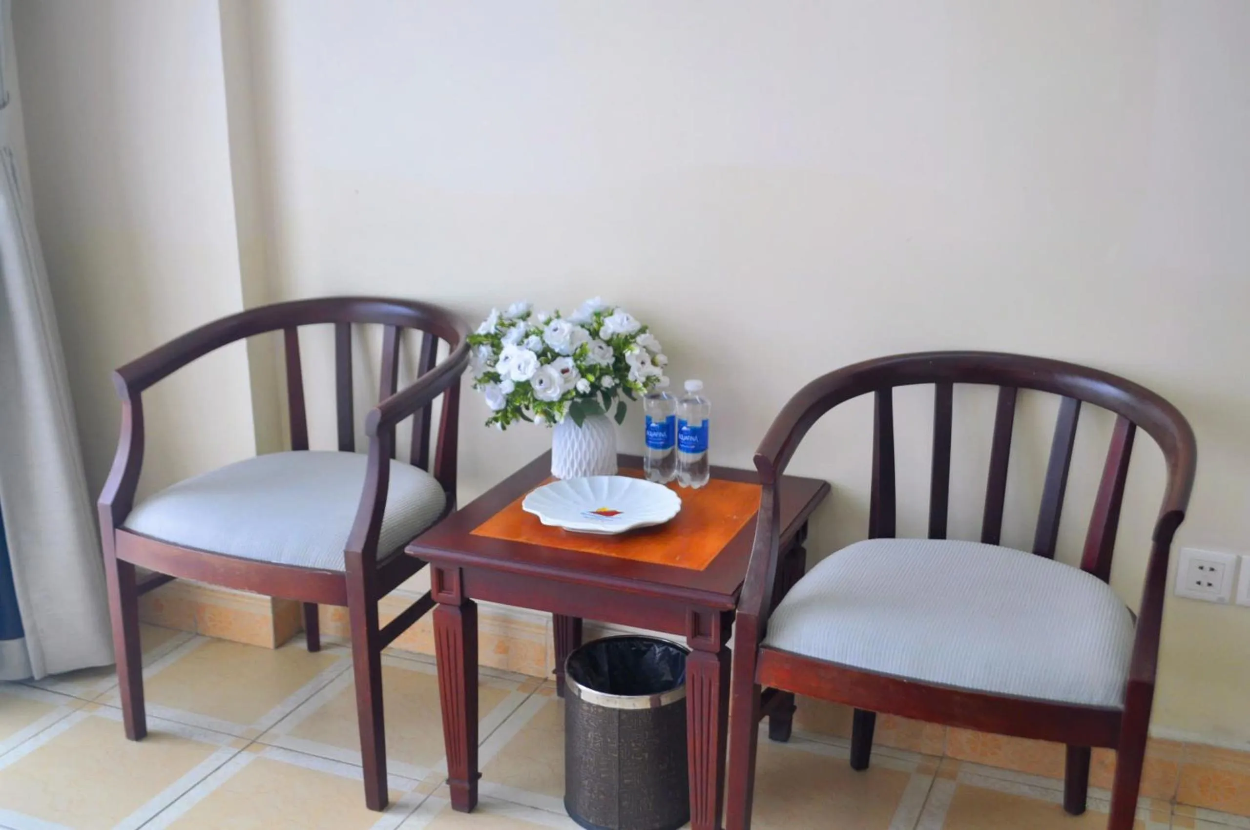 Property building in Hung Long Harbour Hotel