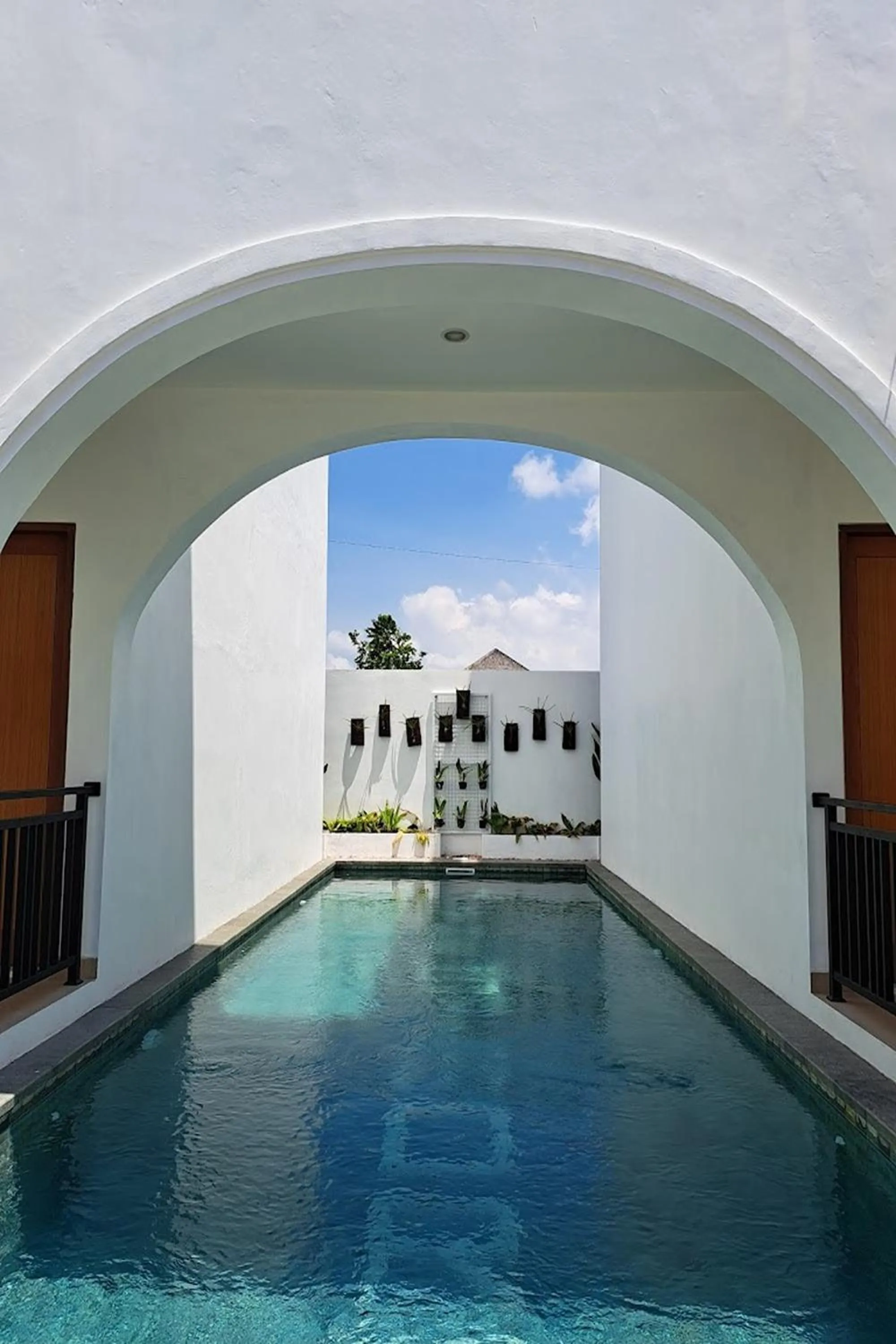 Swimming pool in The Simore