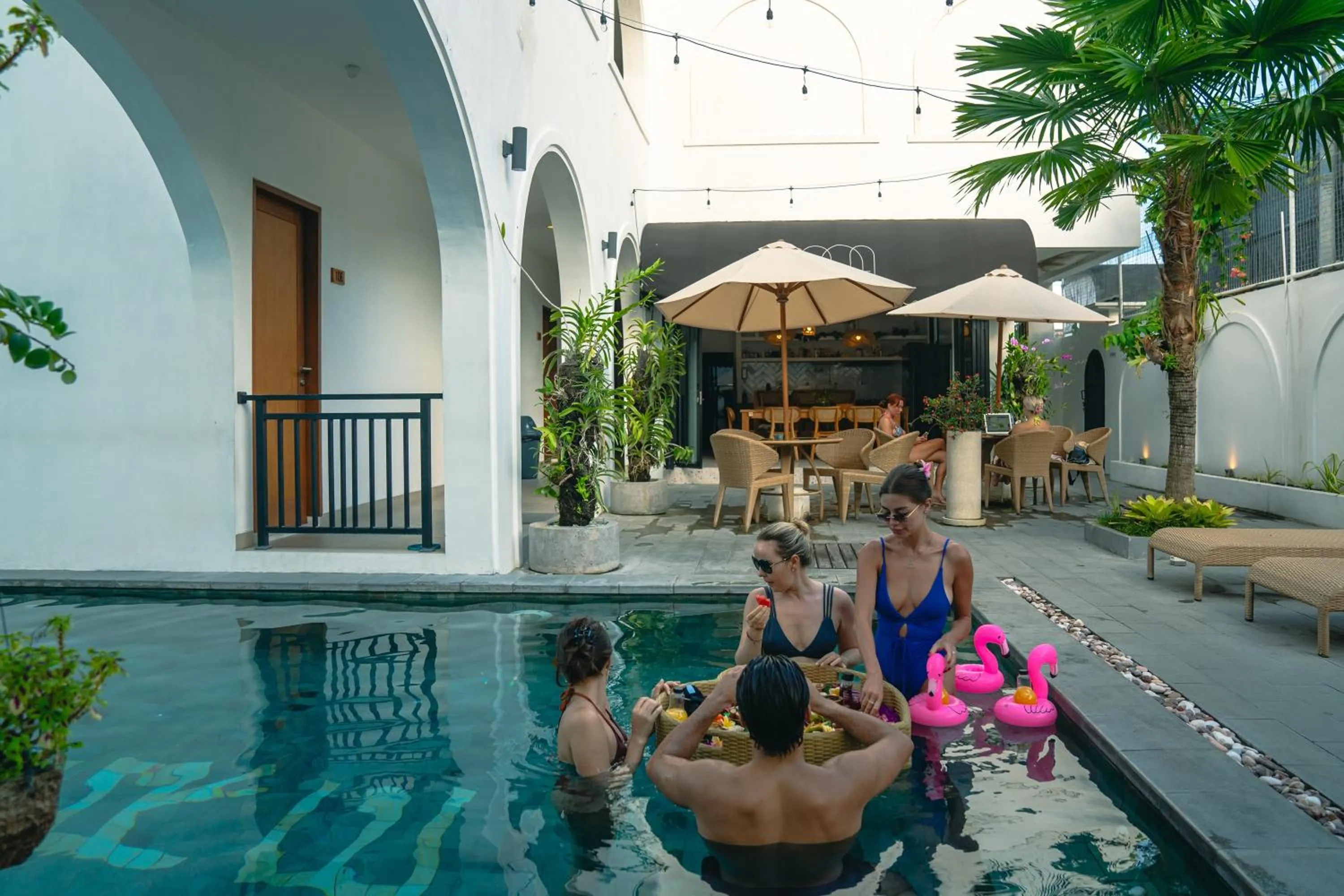 Swimming pool in The Simore