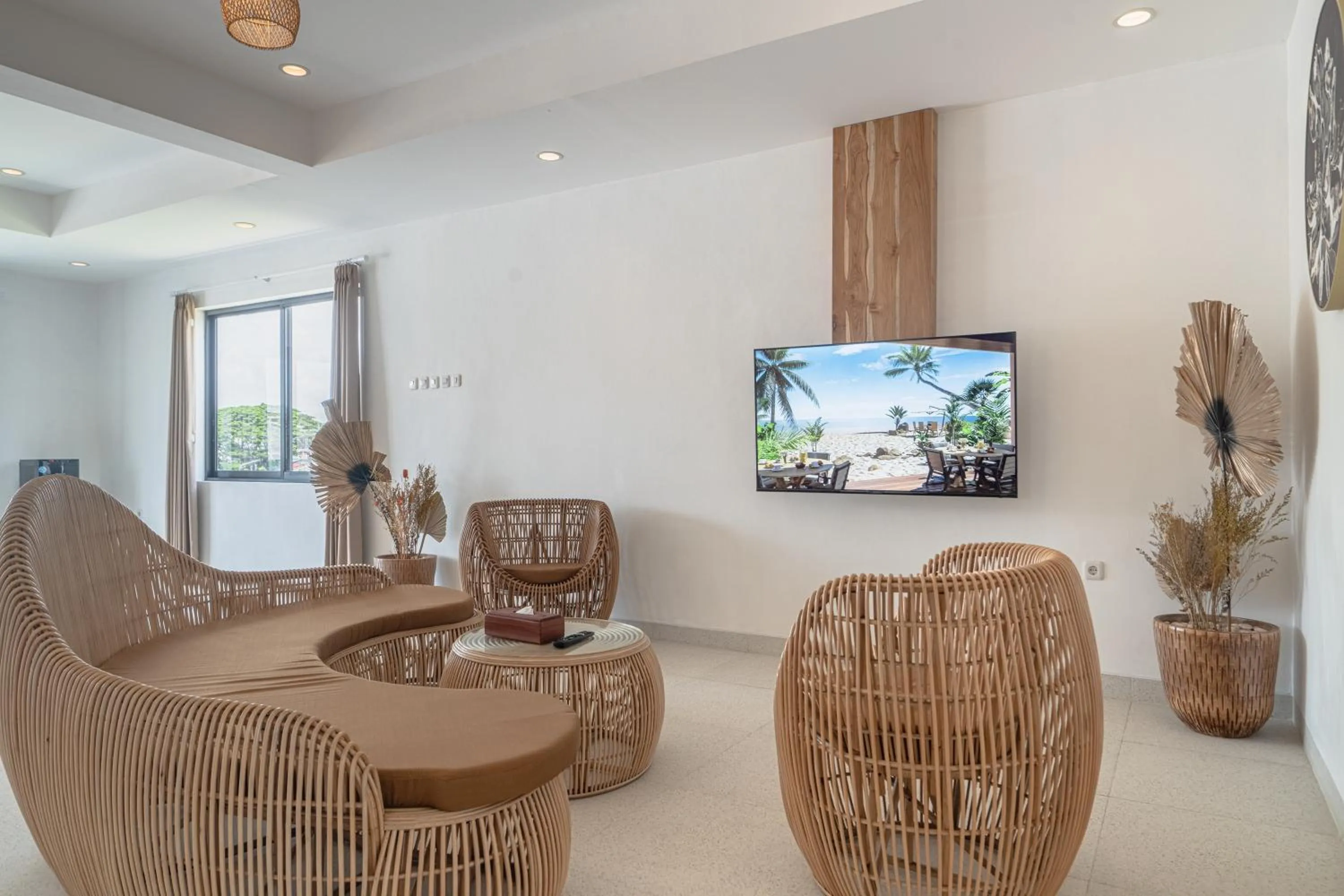 TV and multimedia in The Simore