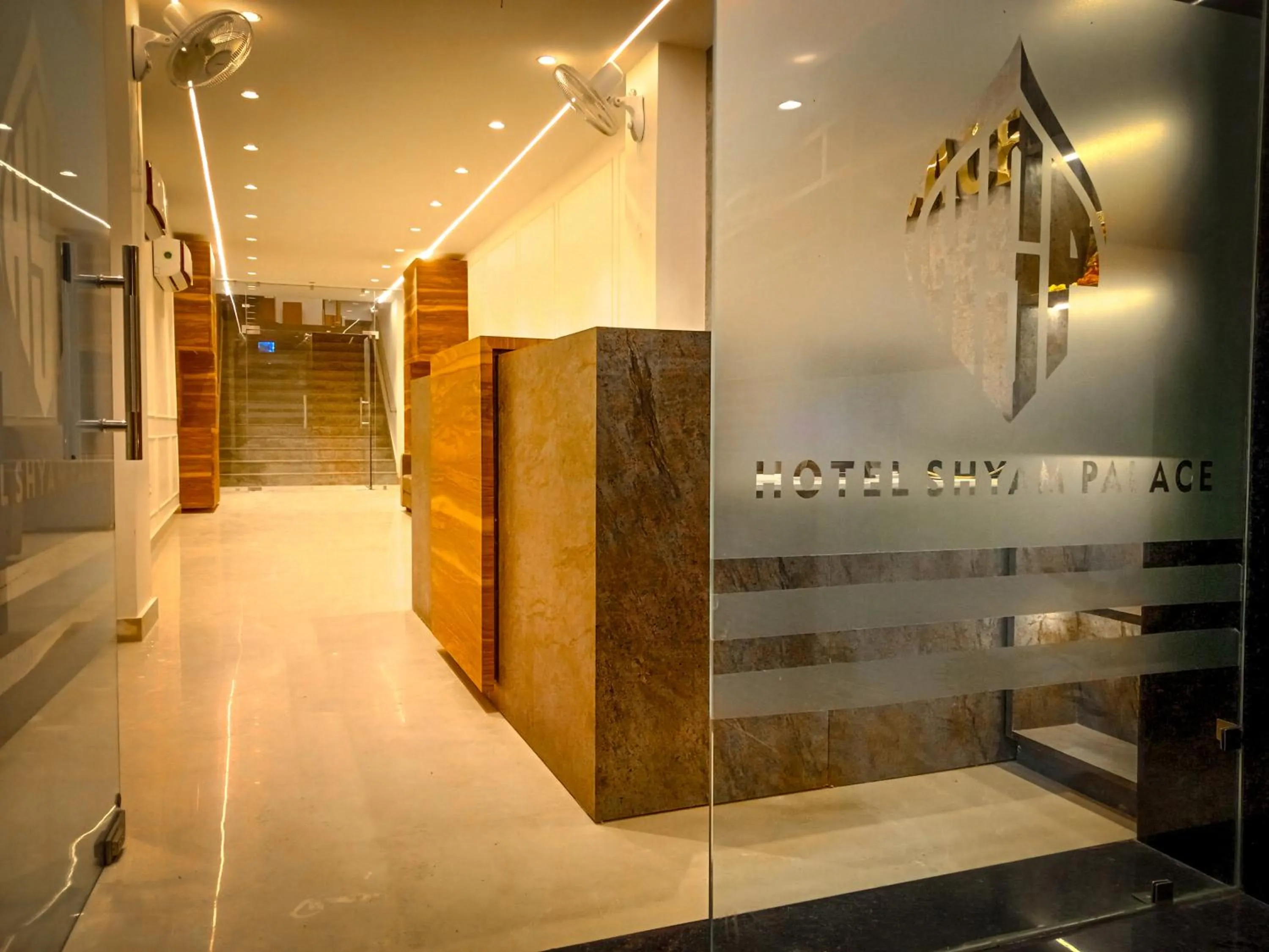 On-site shops in HOTEL SHYAM PALACE INDIA AGRA