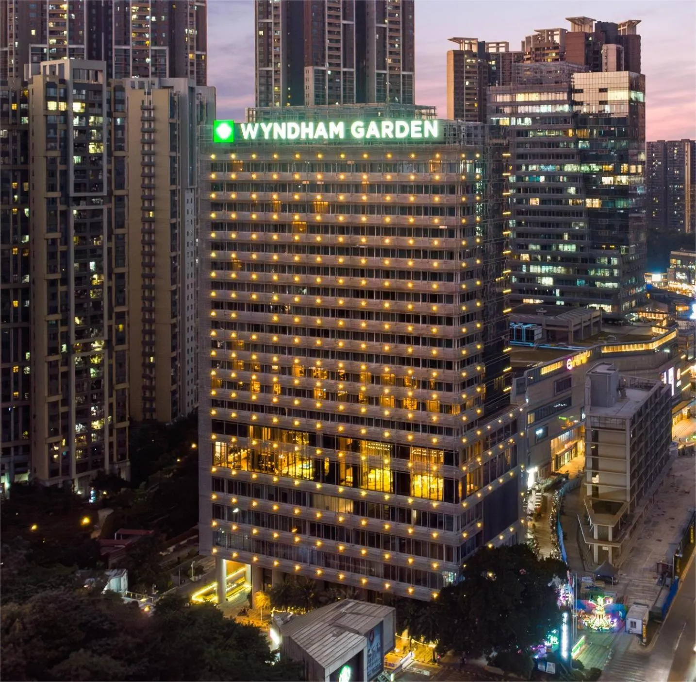 Night in Wyndham Garden Foshan Jinshazhou
