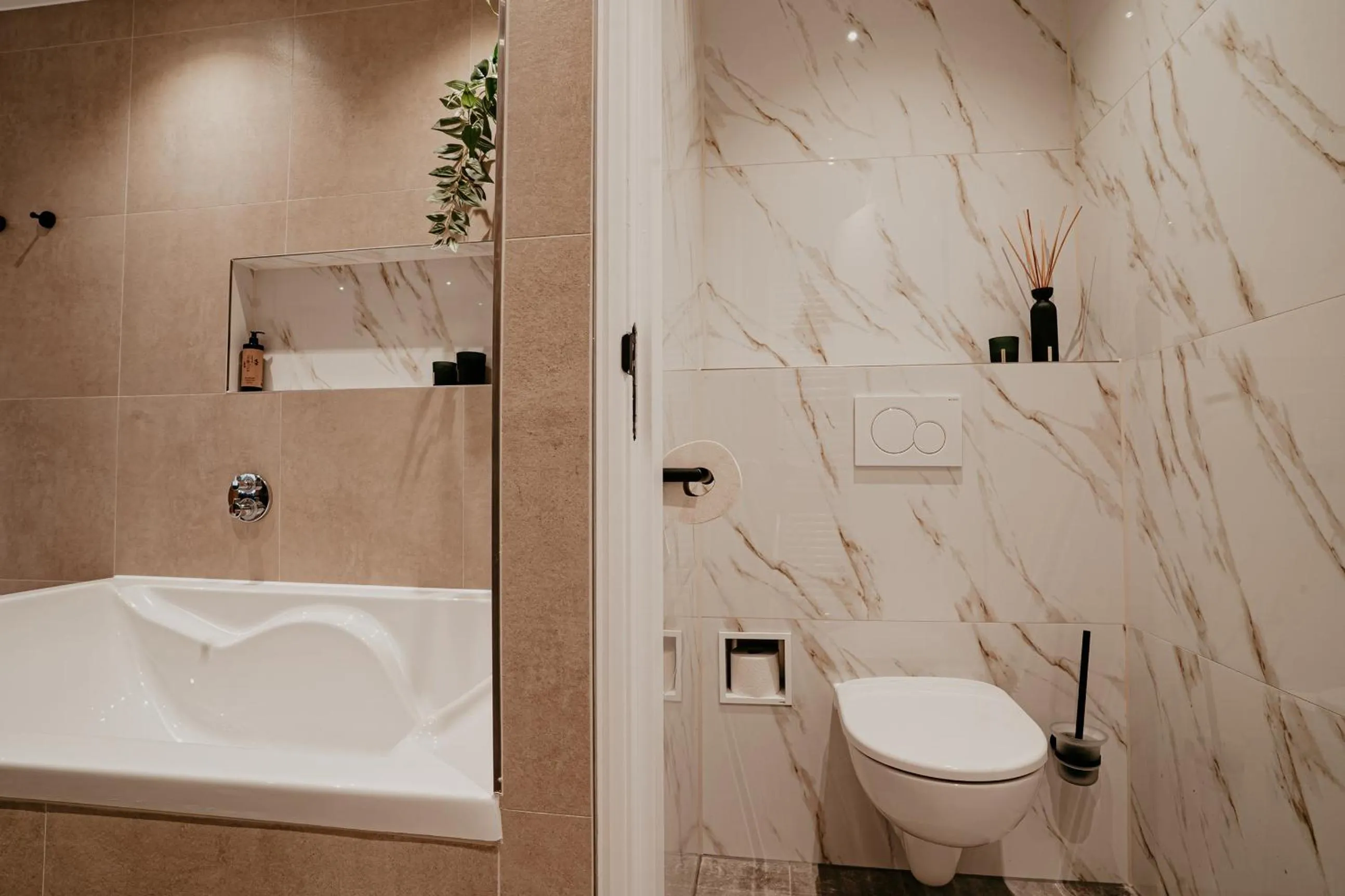 Toilet in Hotel Heemskerk