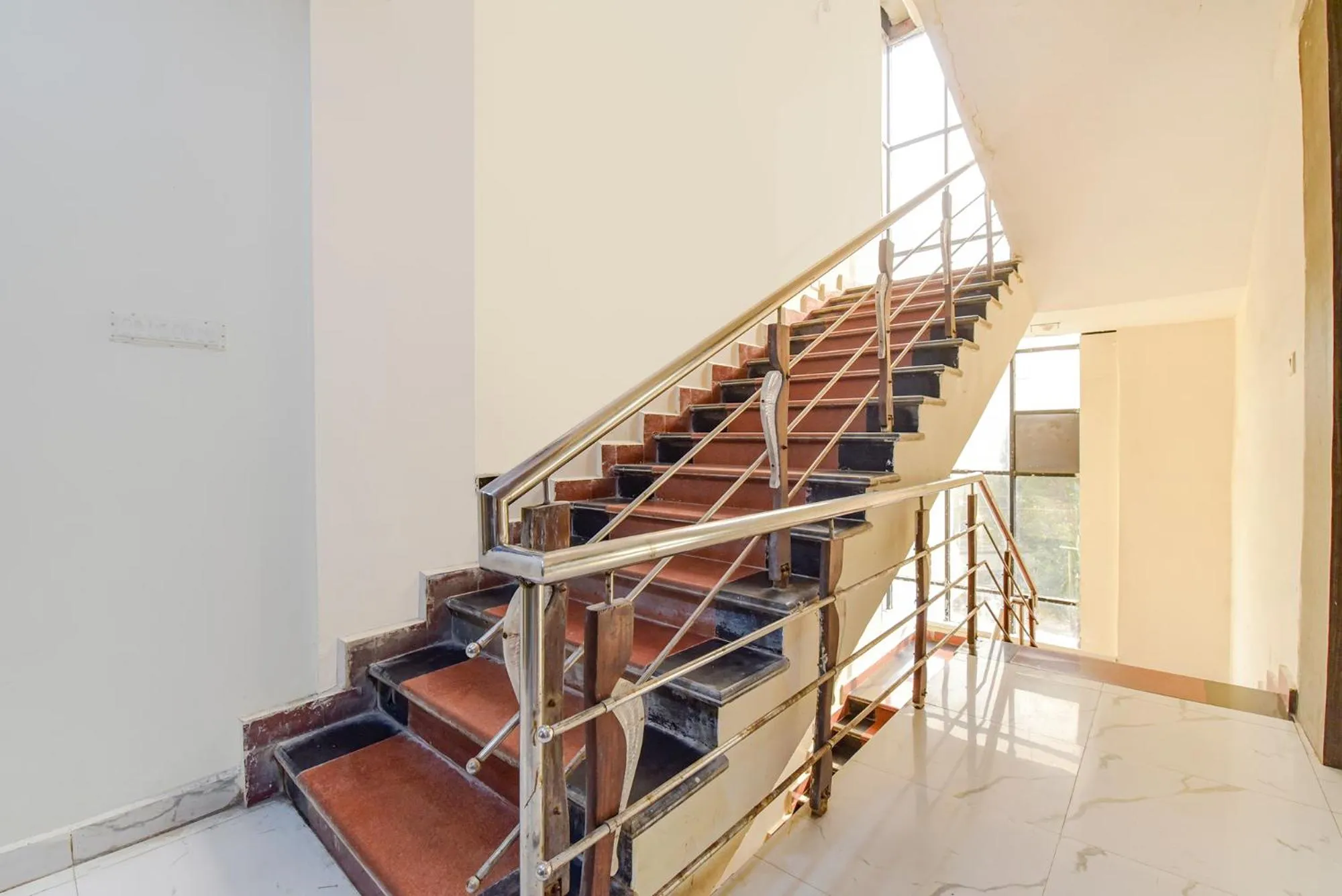 Lobby or reception in FabHotel Shri Shyam Palace