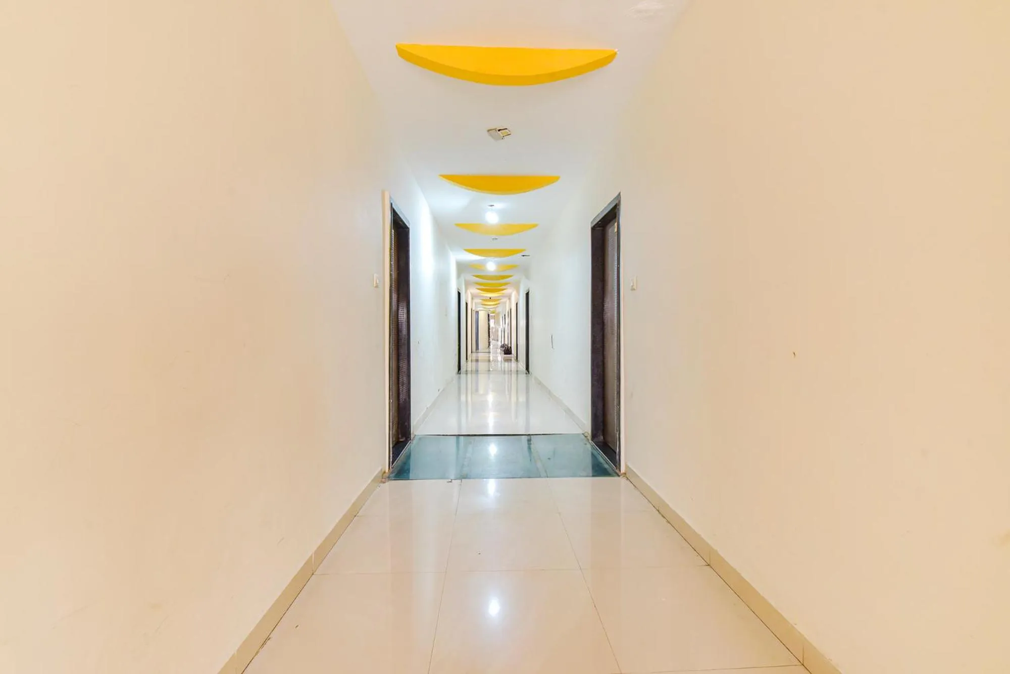 Lobby or reception in FabHotel Shri Shyam Palace